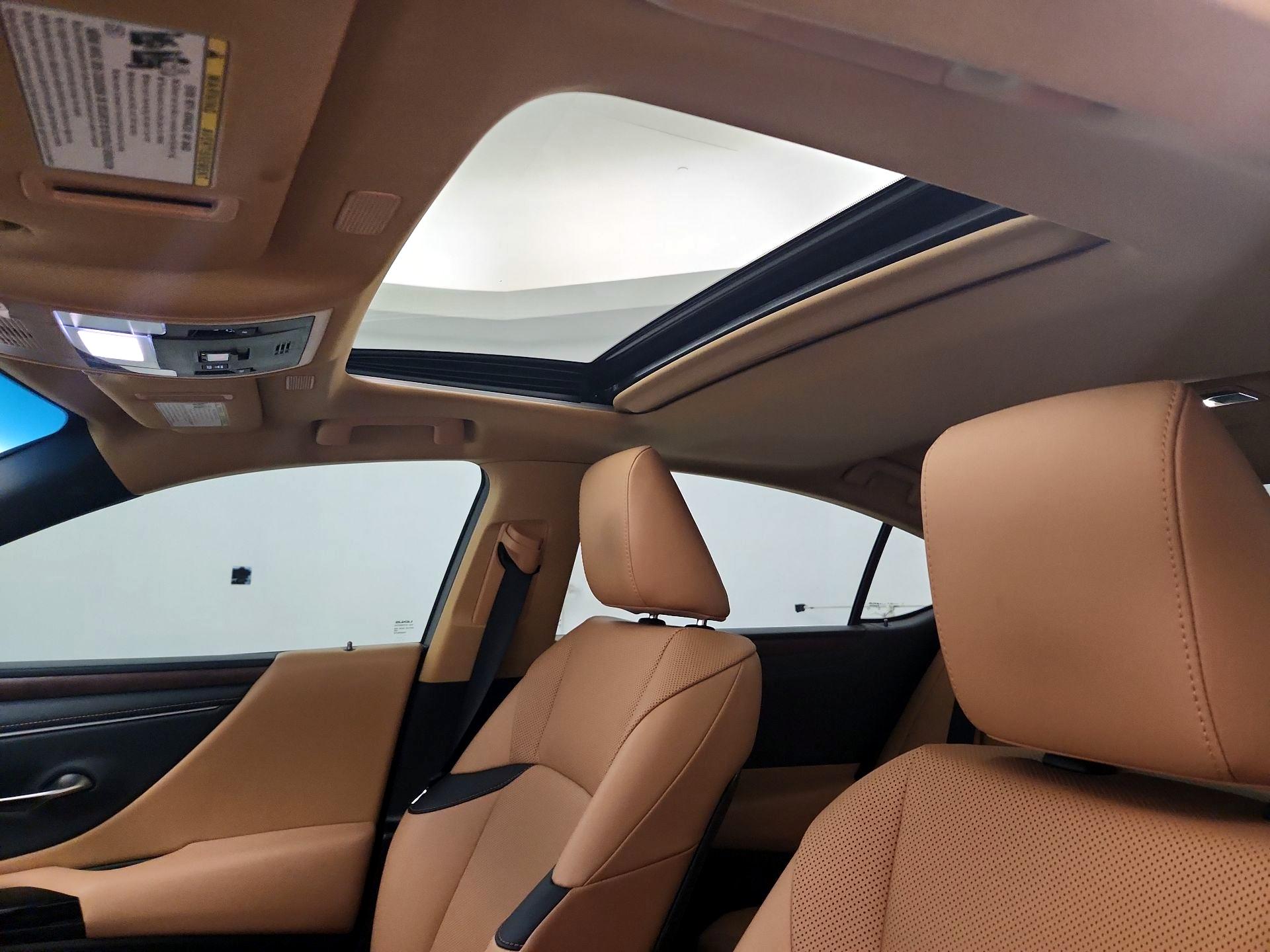 Thumbnail: 2023 Lexus ES - 19