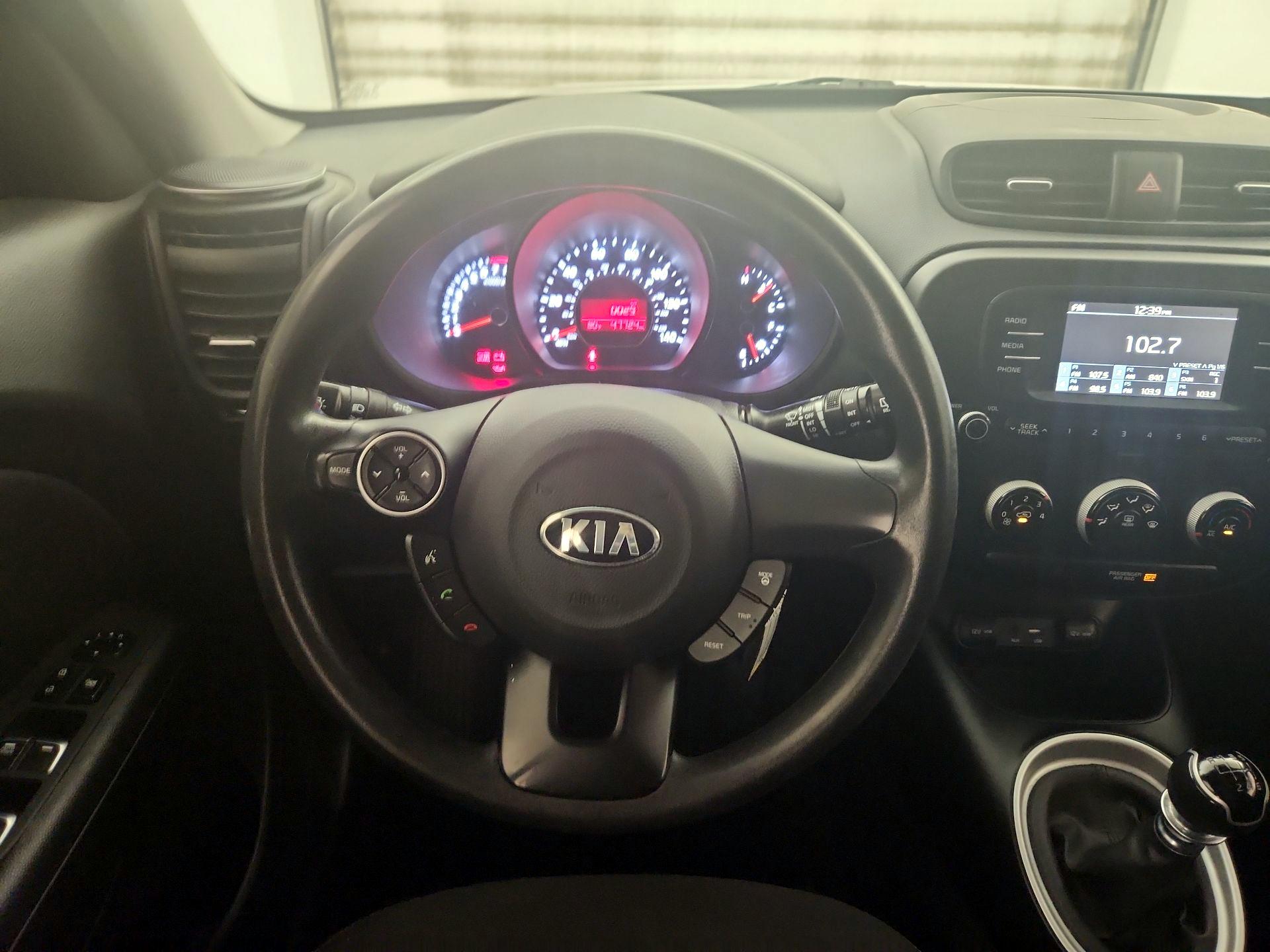 Thumbnail: 2017 Kia Soul - 10