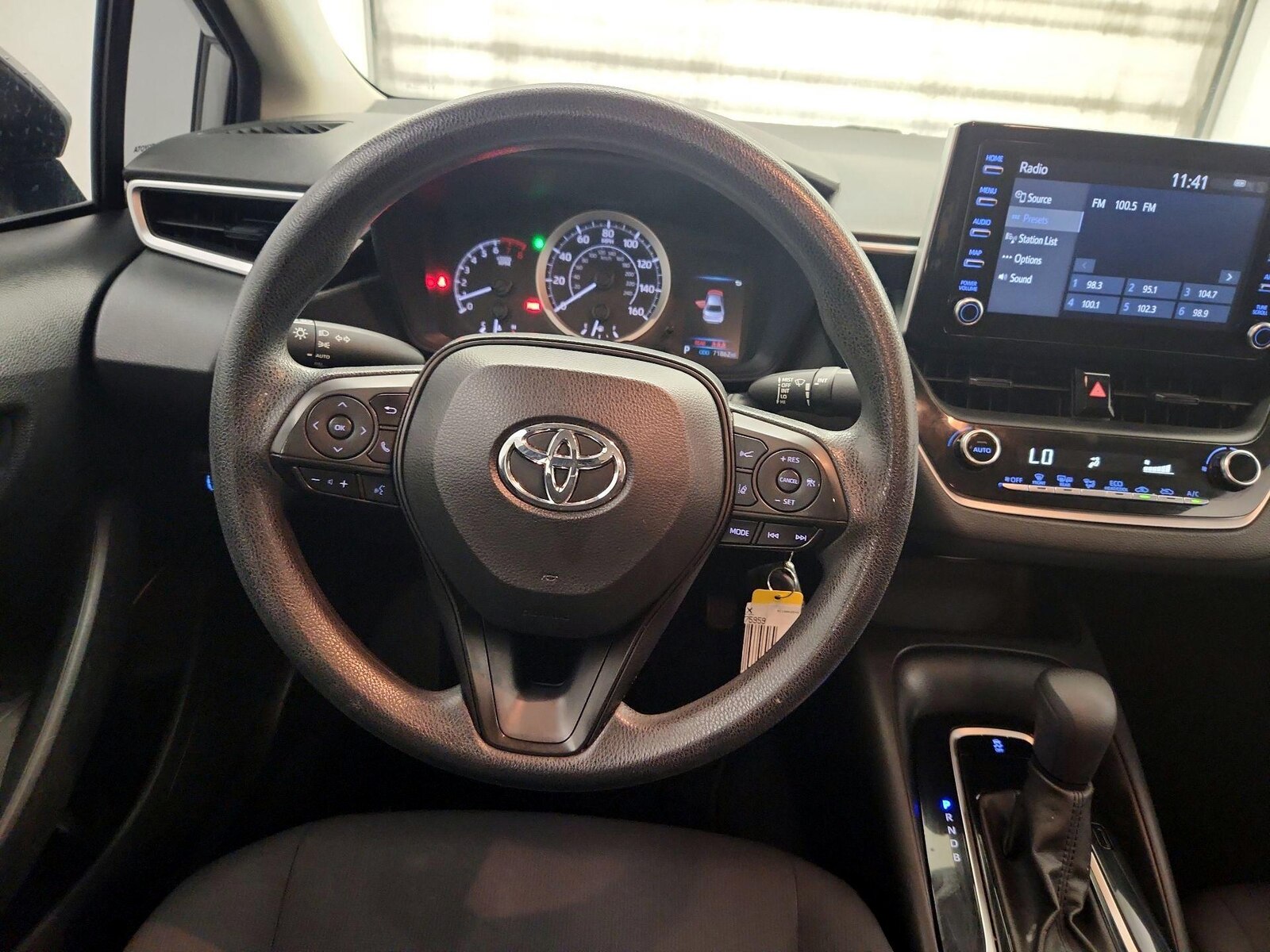 2020 Toyota Corolla LE - Photo 11