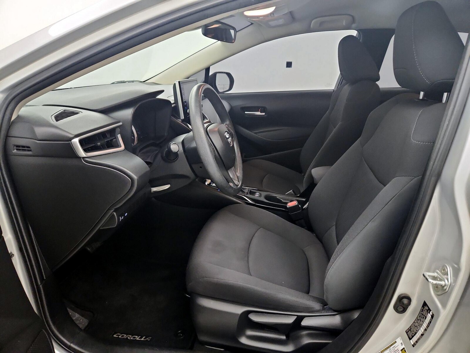2020 Toyota Corolla LE - Photo 12