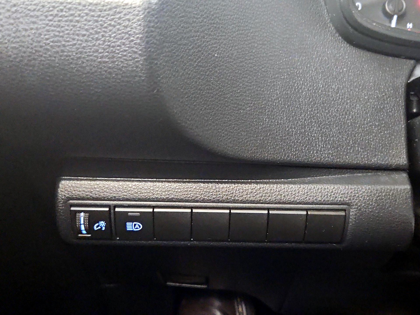 2020 Toyota Corolla LE - Photo 14