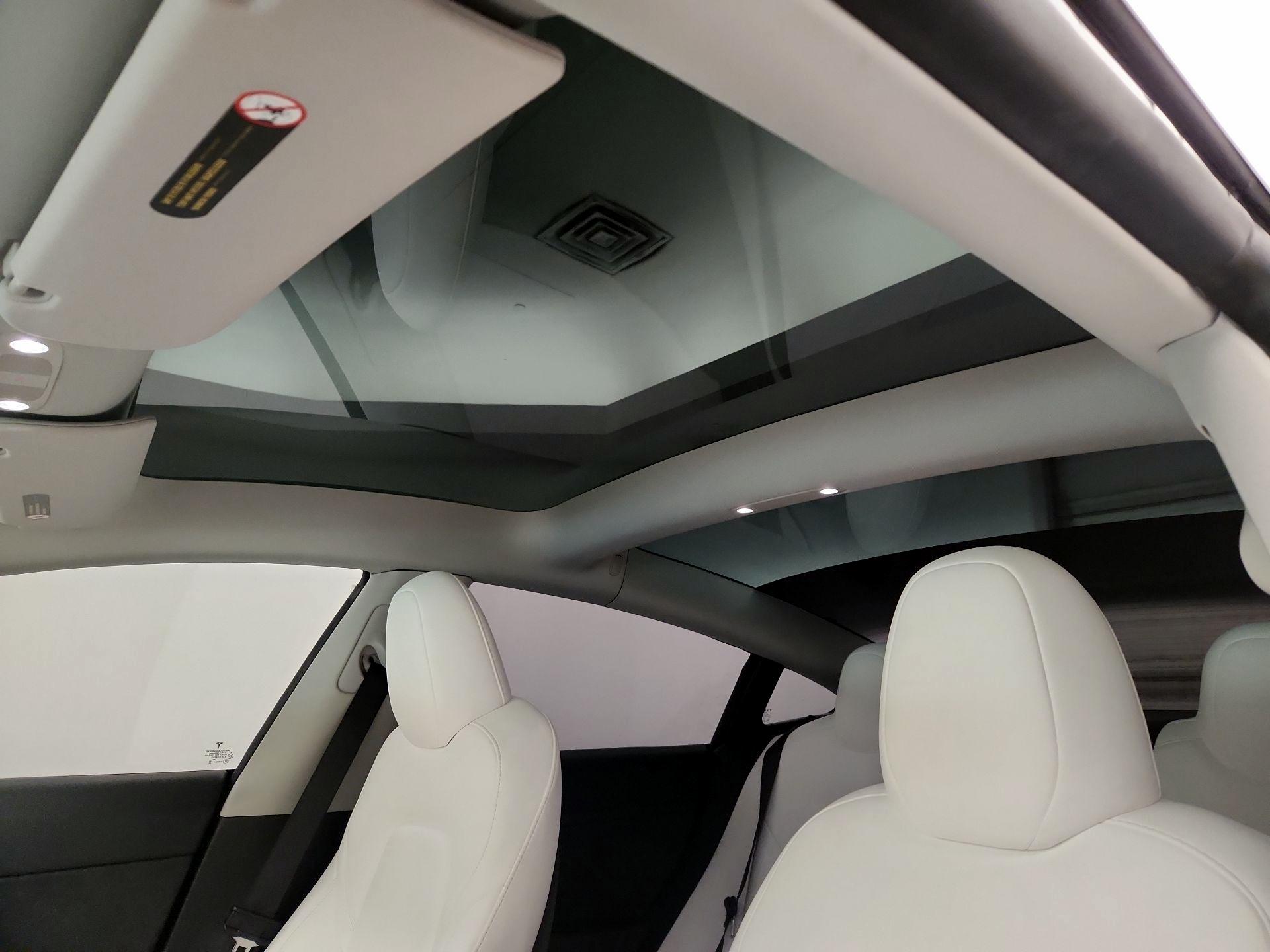 Thumbnail: 2023 Tesla Model 3 - 18