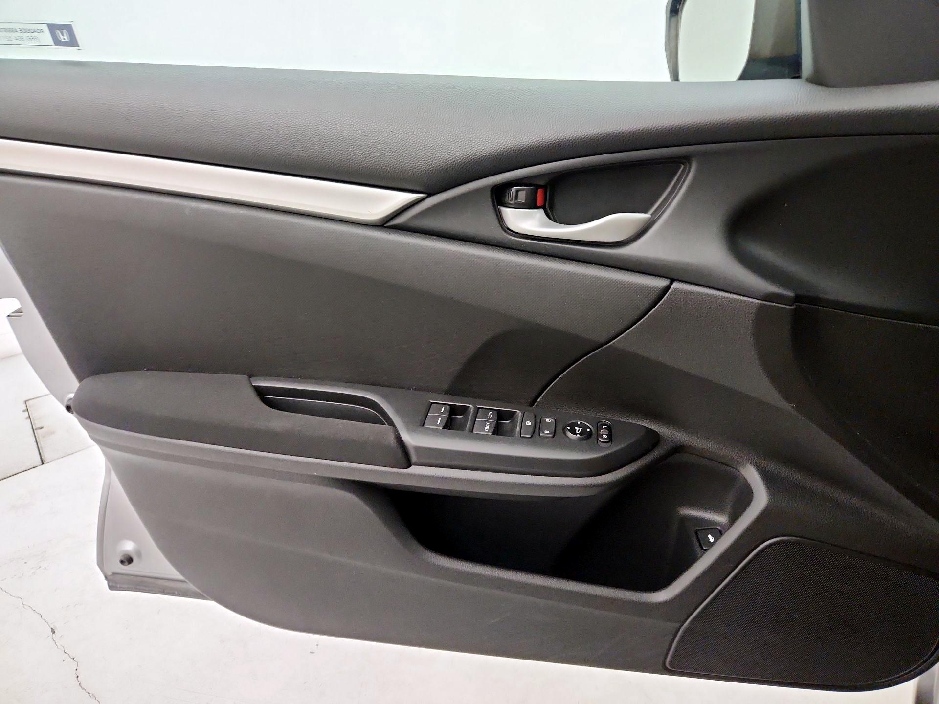 Thumbnail: 2017 Honda Civic - 12