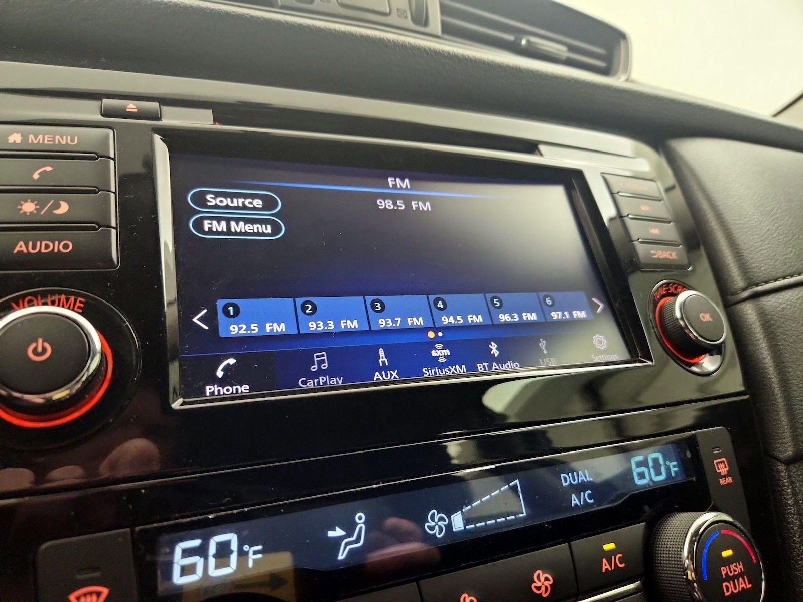 2018 Nissan Rogue SV - Photo 16
