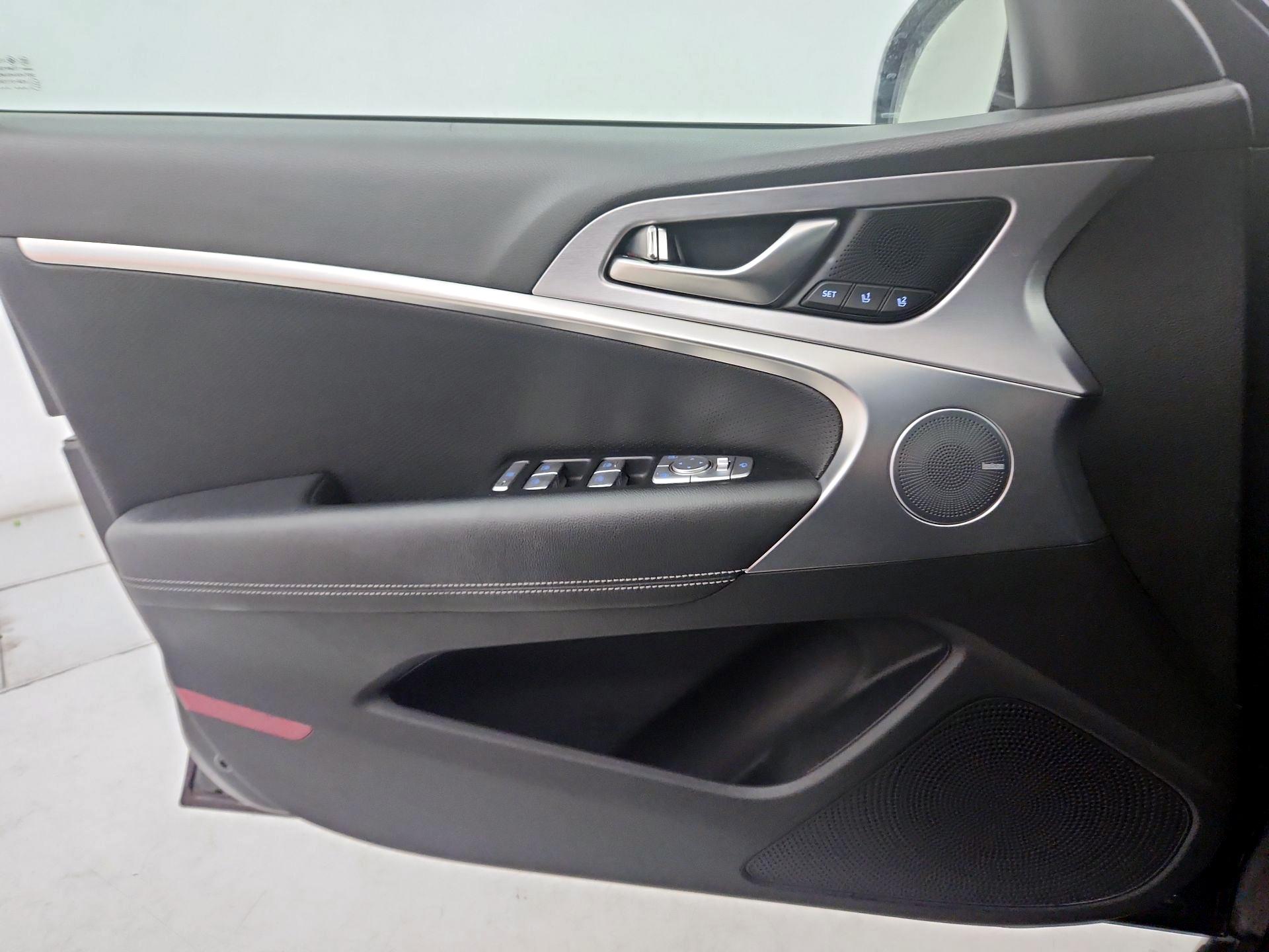 Thumbnail: 2019 Genesis G70 - 12