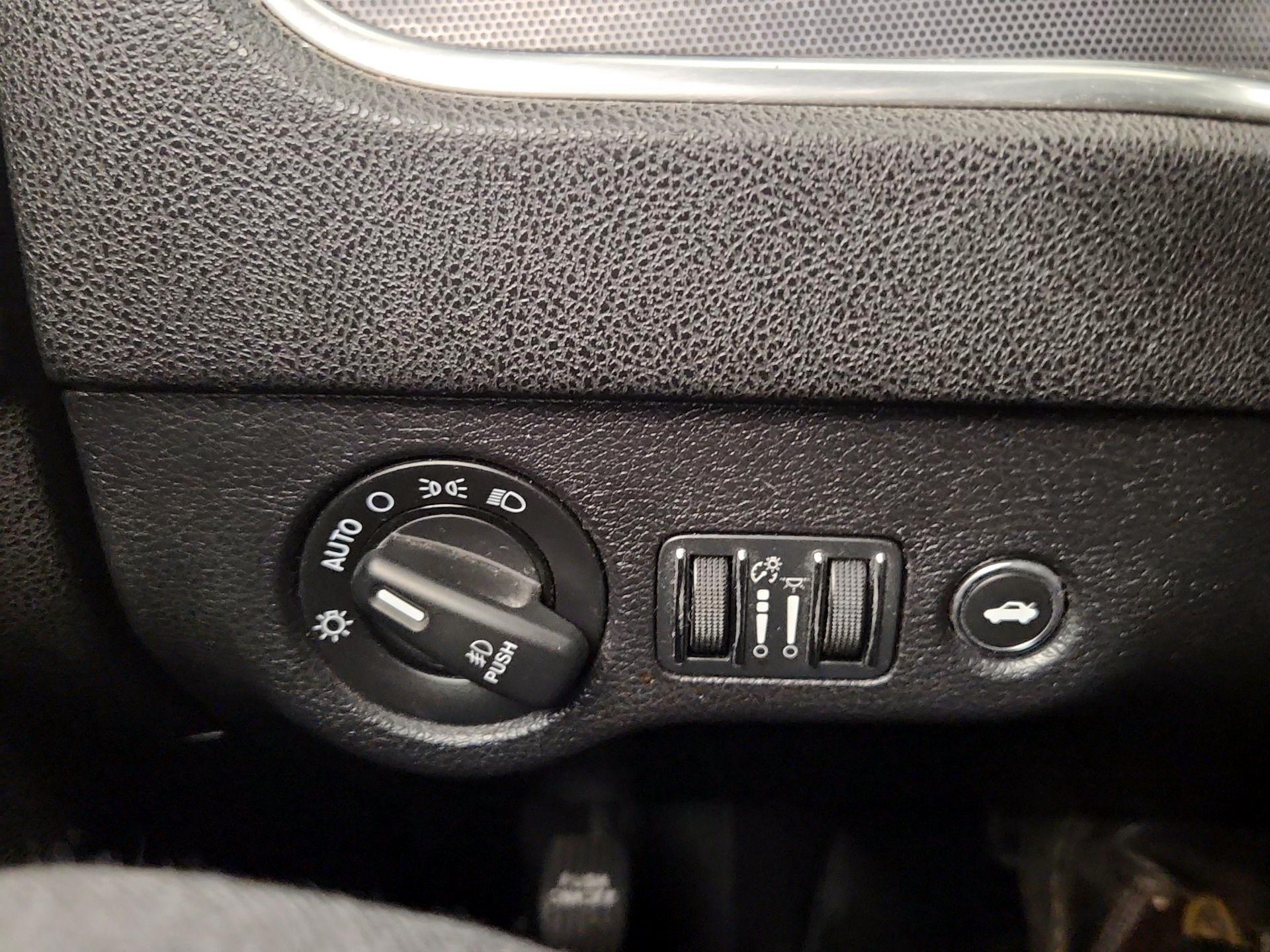 Thumbnail: 2015 Dodge Charger - 13