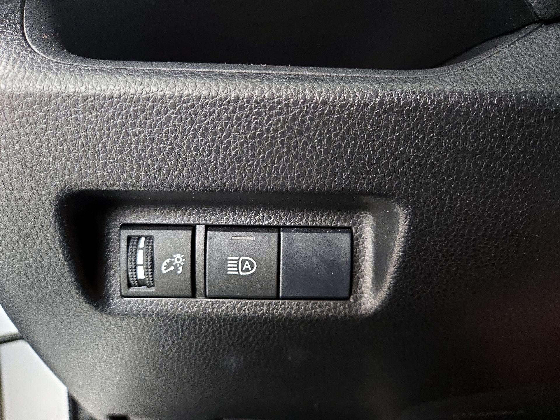 Thumbnail: 2019 Toyota RAV4 - 13