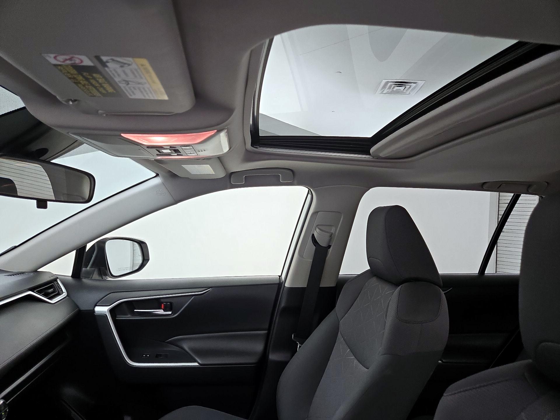 Thumbnail: 2019 Toyota RAV4 - 19