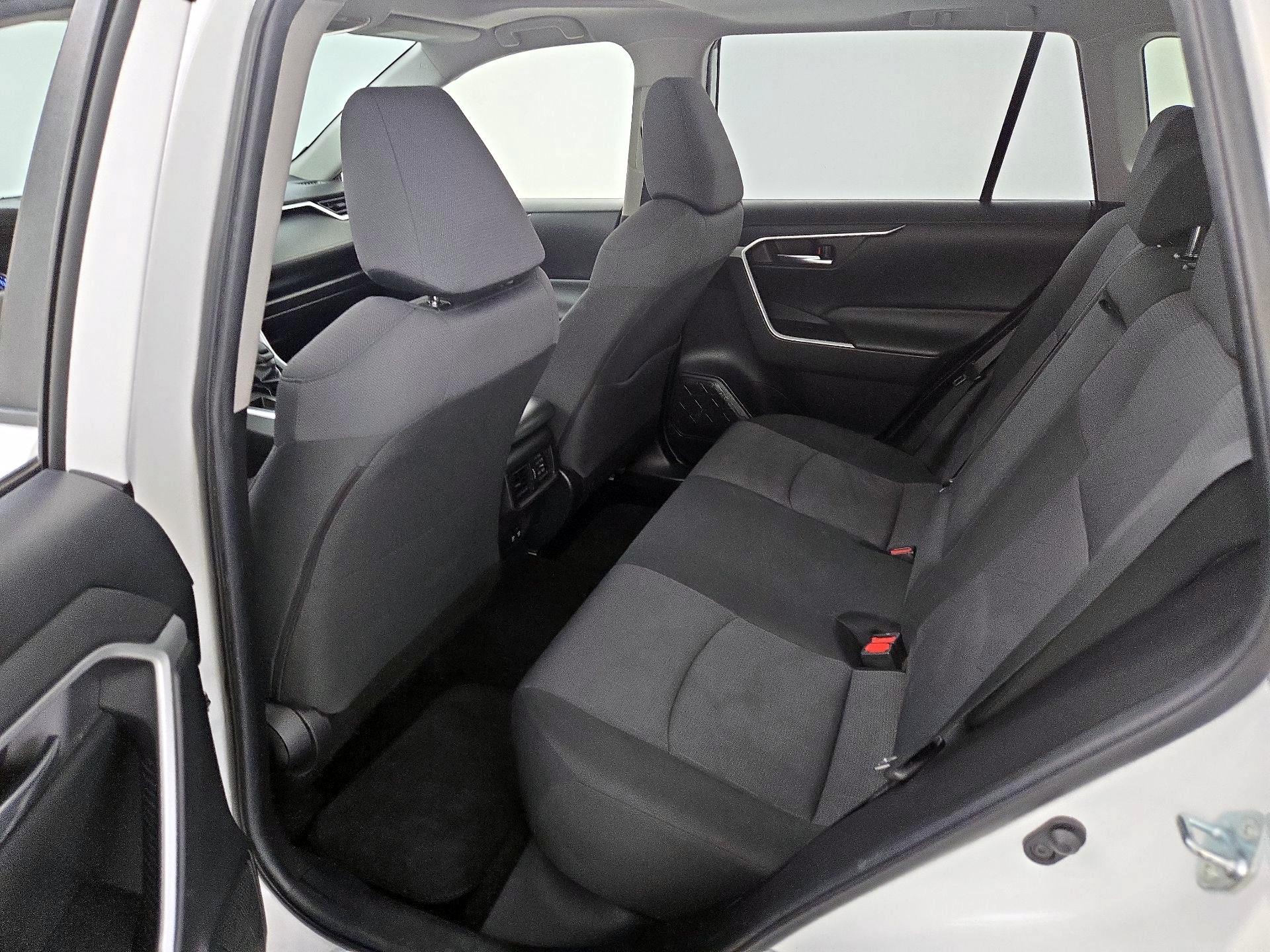 Thumbnail: 2019 Toyota RAV4 - 20