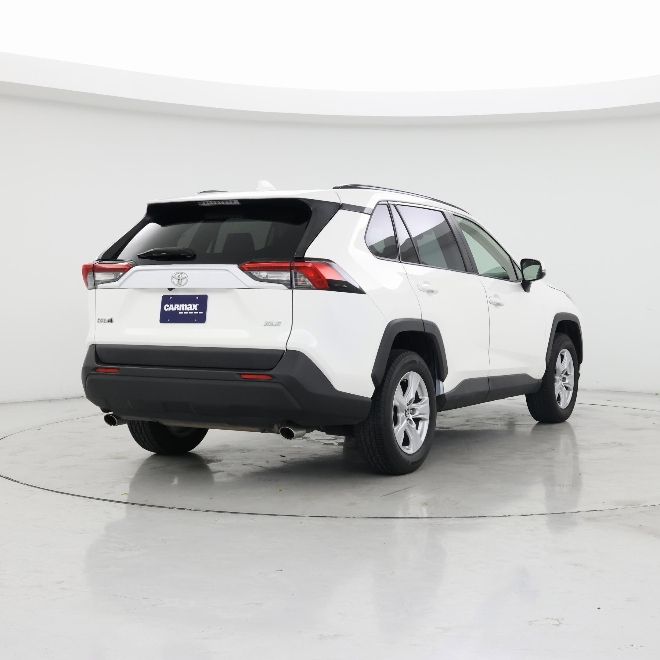 Thumbnail: 2019 Toyota RAV4 - 8