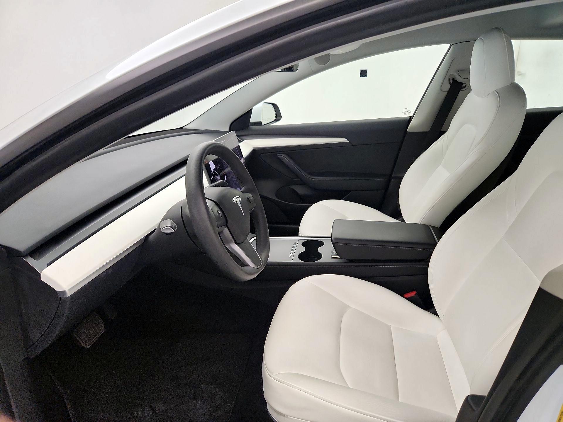 Thumbnail: 2022 Tesla Model 3 - 11