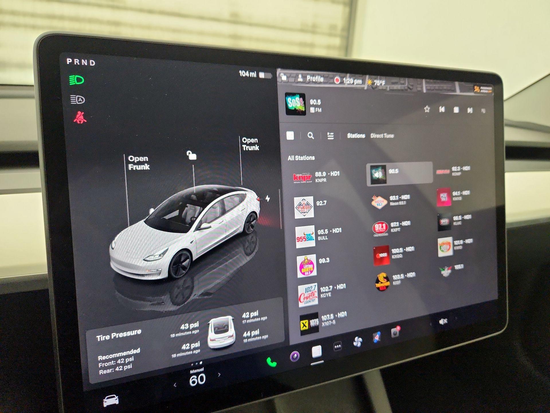 Thumbnail: 2022 Tesla Model 3 - 16
