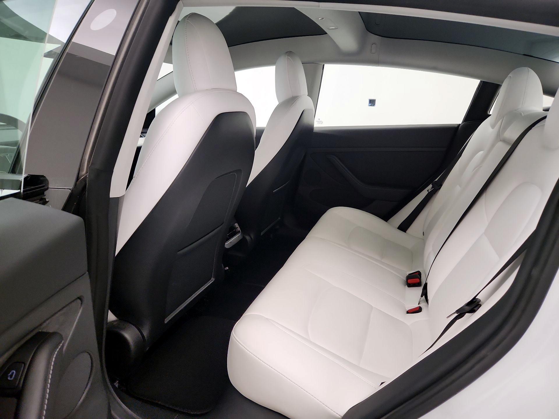 Thumbnail: 2022 Tesla Model 3 - 20
