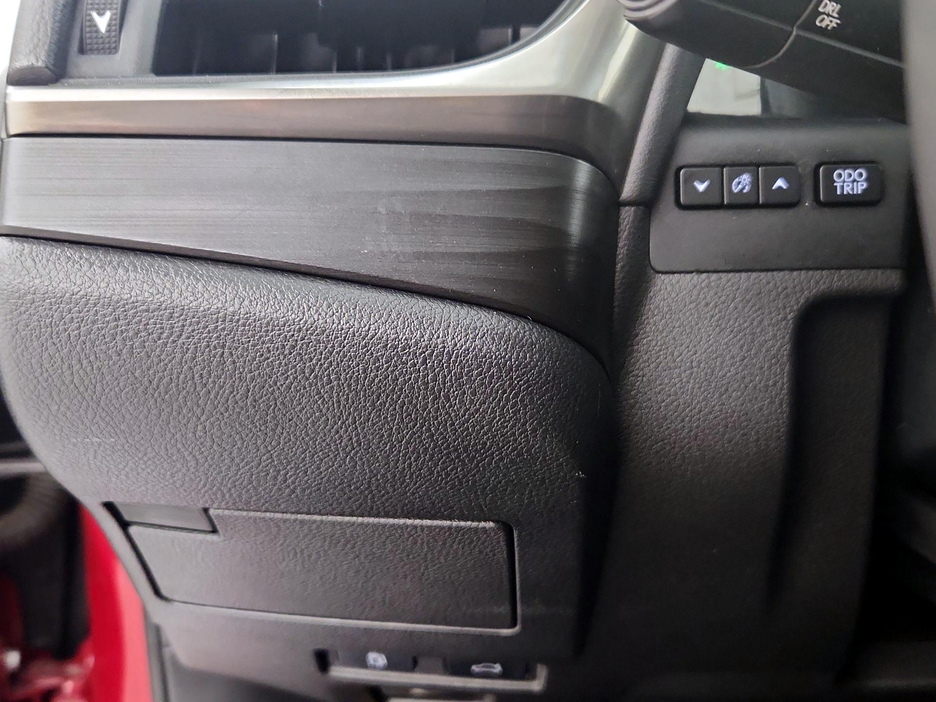 Thumbnail: 2019 Lexus ES - 13