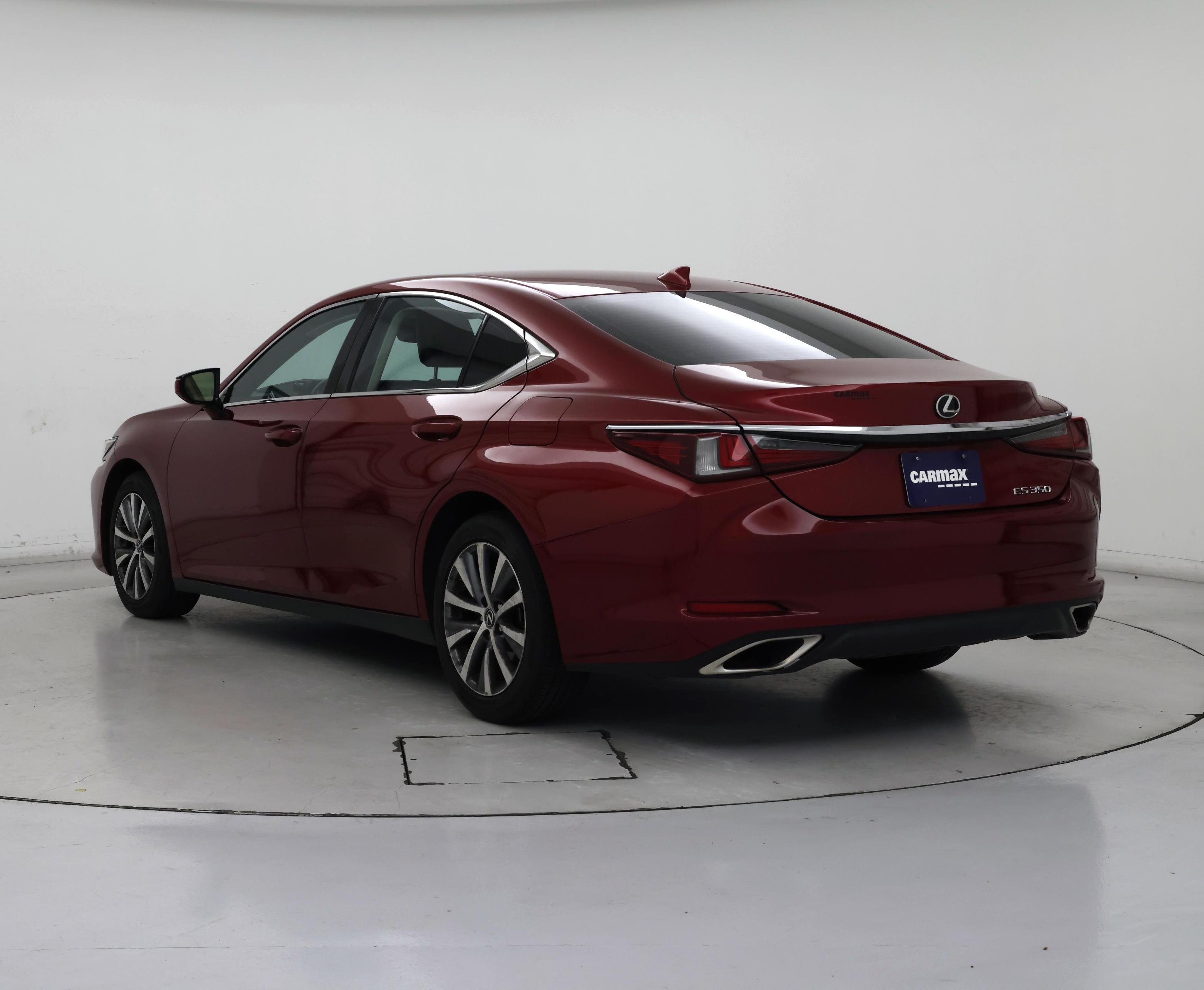 Thumbnail: 2019 Lexus ES - 2