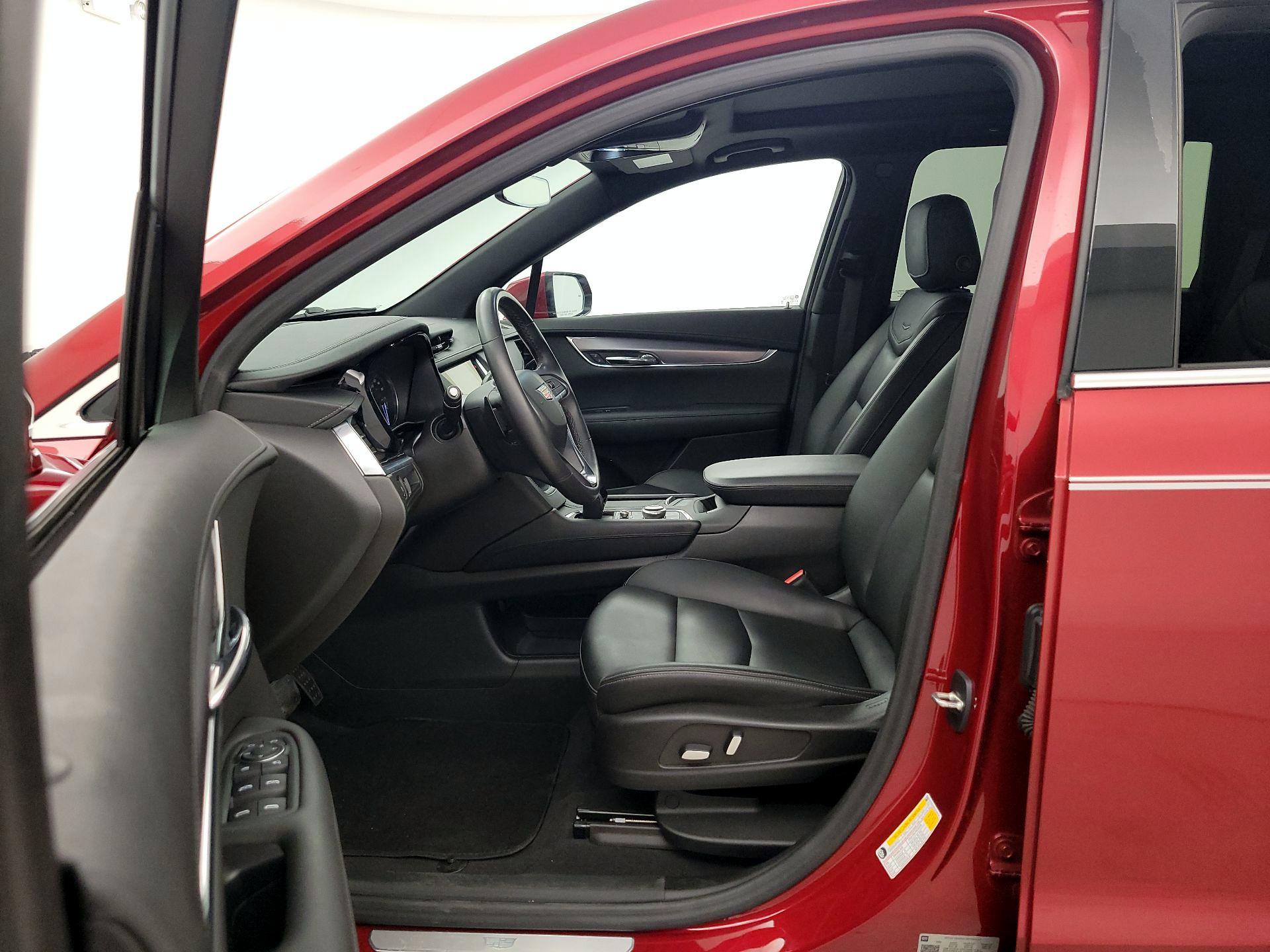 Thumbnail: 2022 Cadillac XT6 - 11