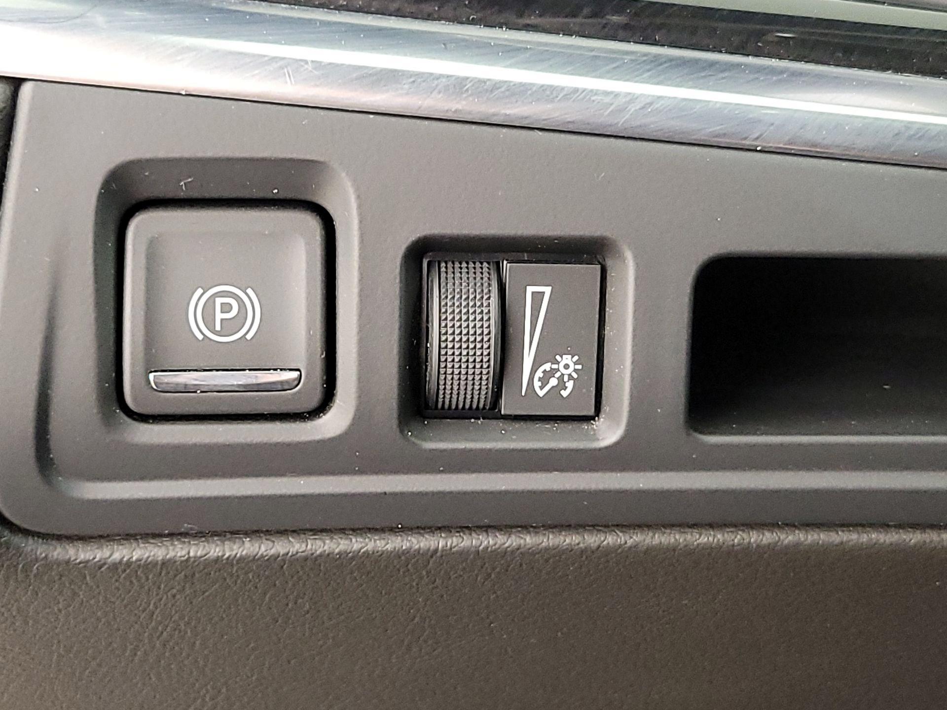 Thumbnail: 2022 Cadillac XT6 - 13