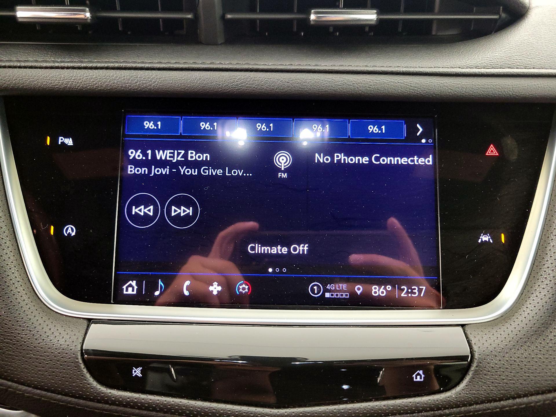 Thumbnail: 2022 Cadillac XT6 - 15