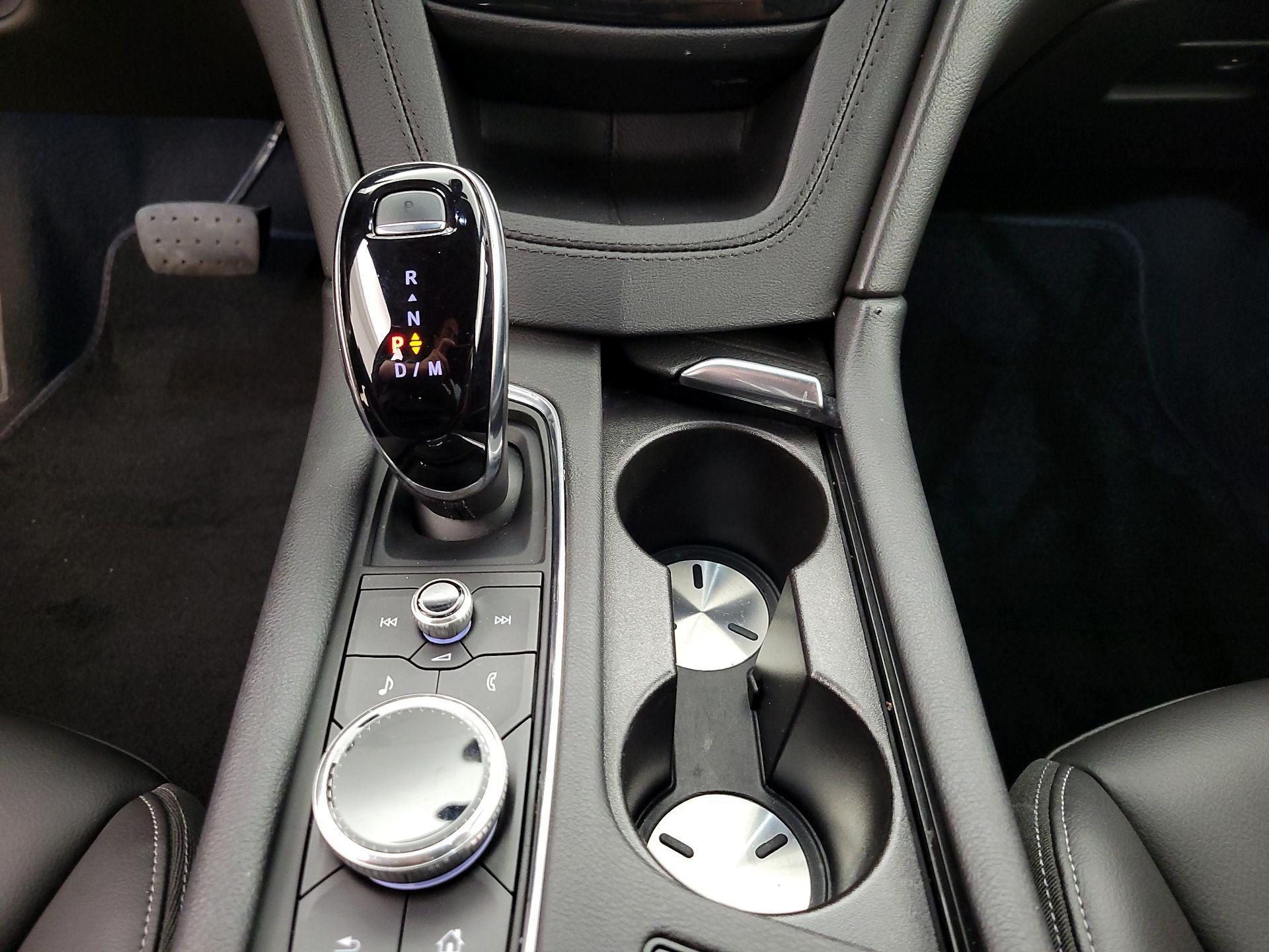 Thumbnail: 2022 Cadillac XT6 - 17