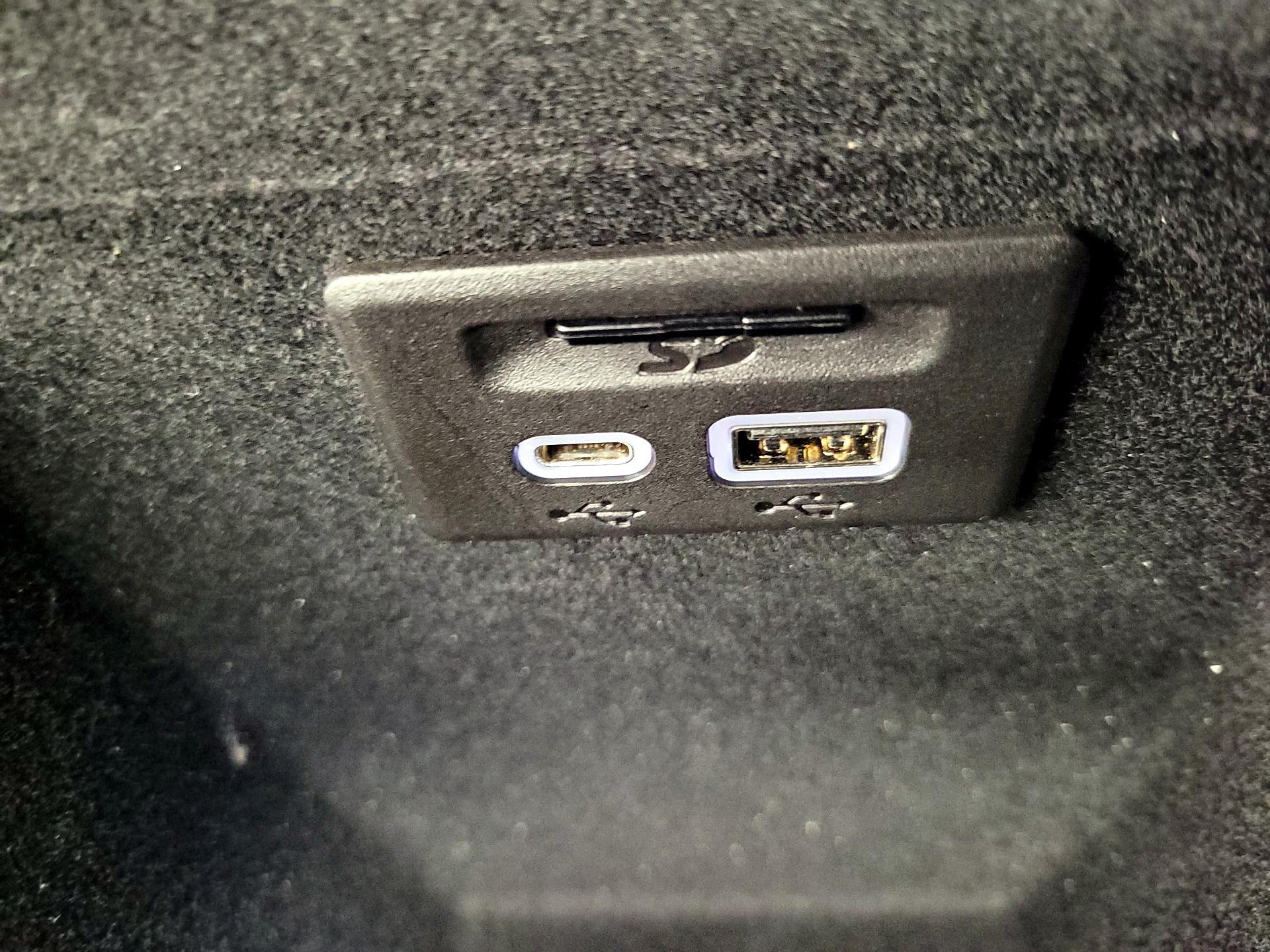 Thumbnail: 2022 Cadillac XT6 - 18