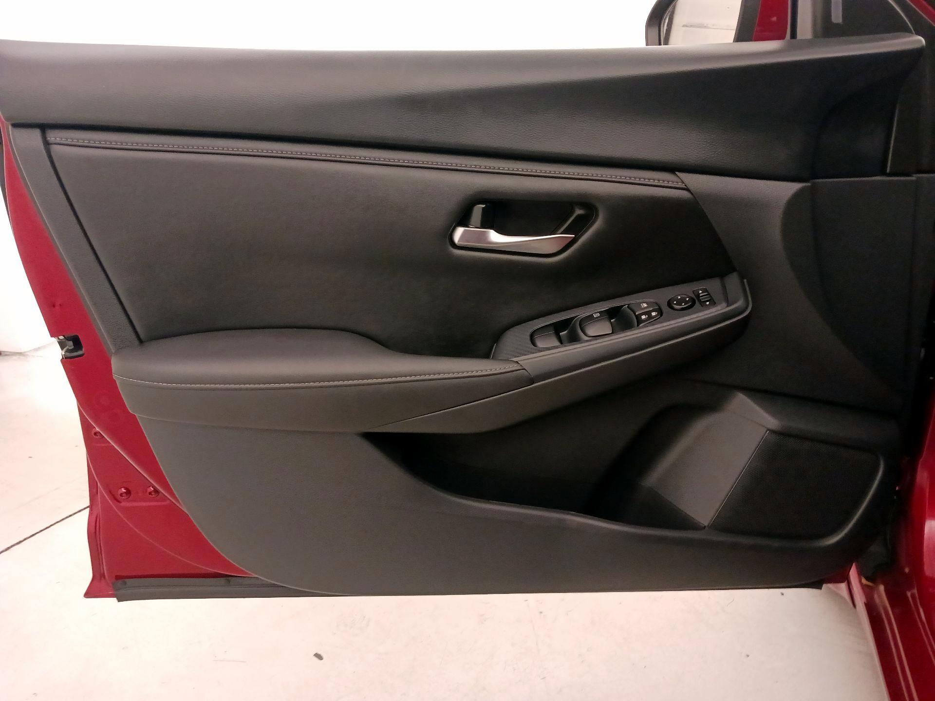 Thumbnail: 2023 Nissan Sentra - 12