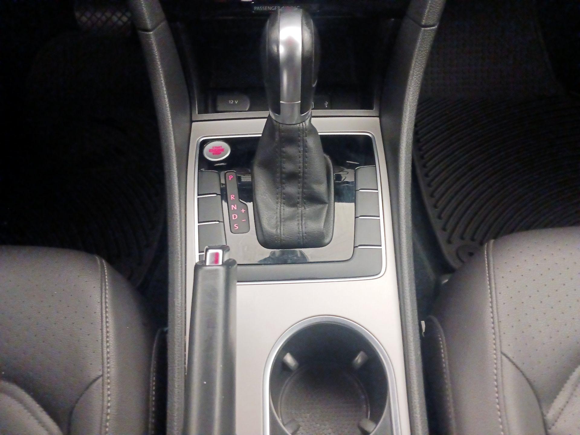 Thumbnail: 2020 Volkswagen Passat - 17