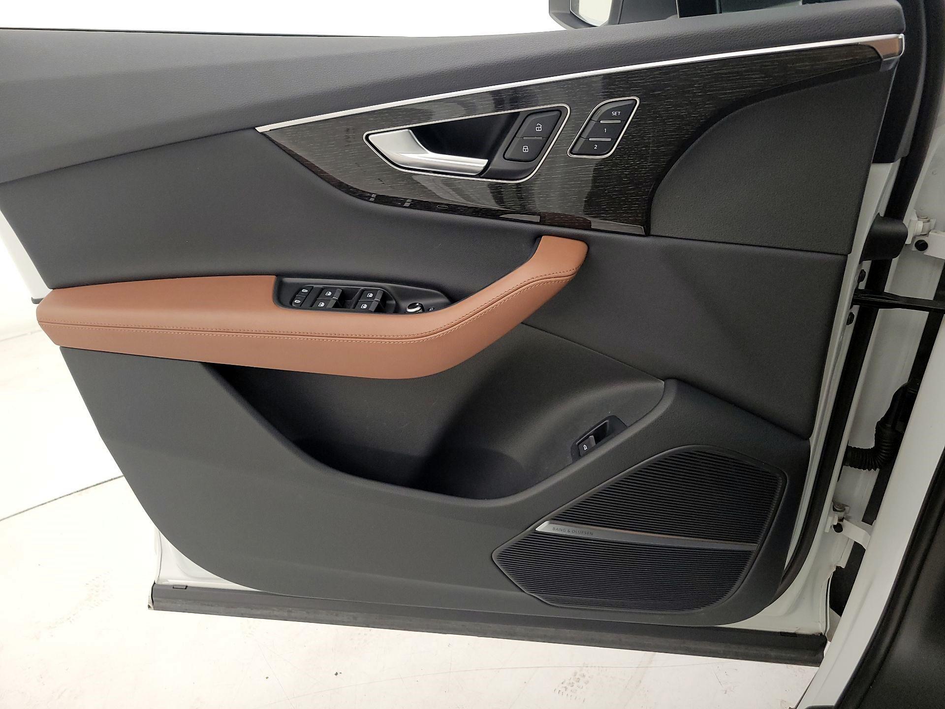 Thumbnail: 2023 Audi Q7 - 10