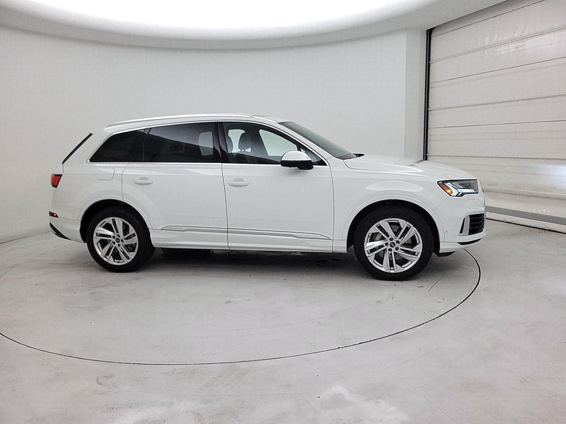 Thumbnail: 2023 Audi Q7 - 4