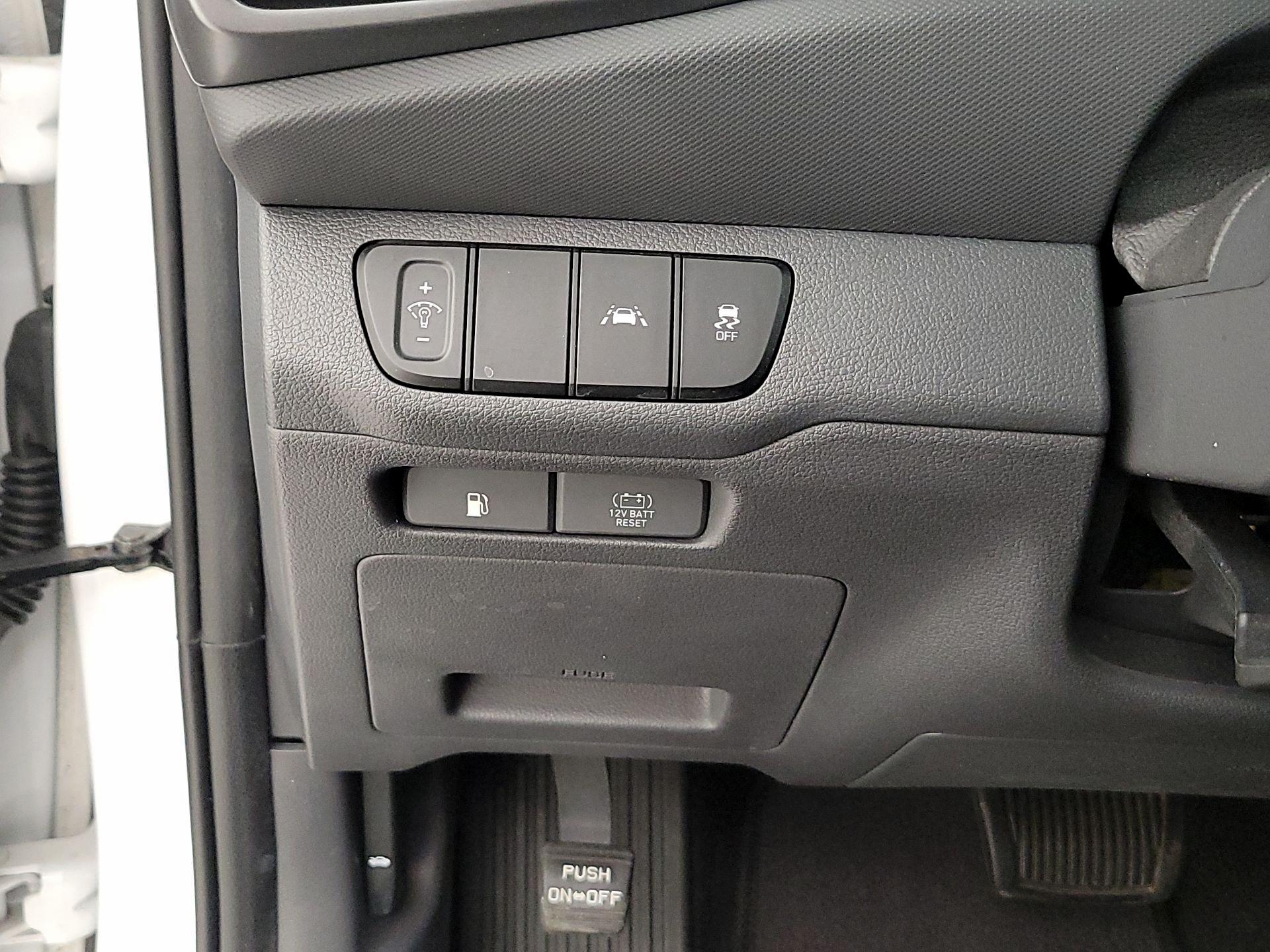 Thumbnail: 2020 Hyundai Ioniq - 11