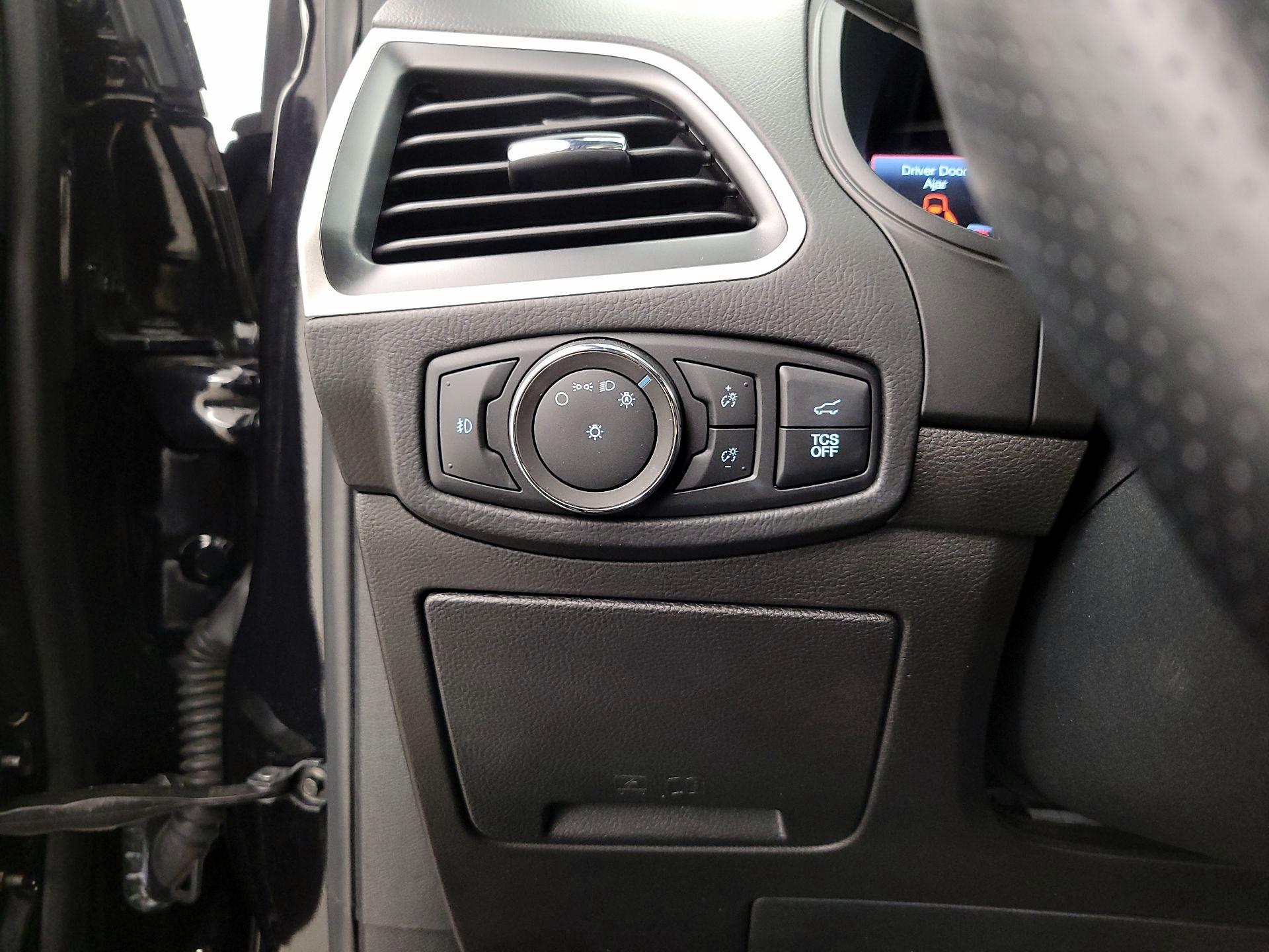 Thumbnail: 2022 Ford Edge - 13