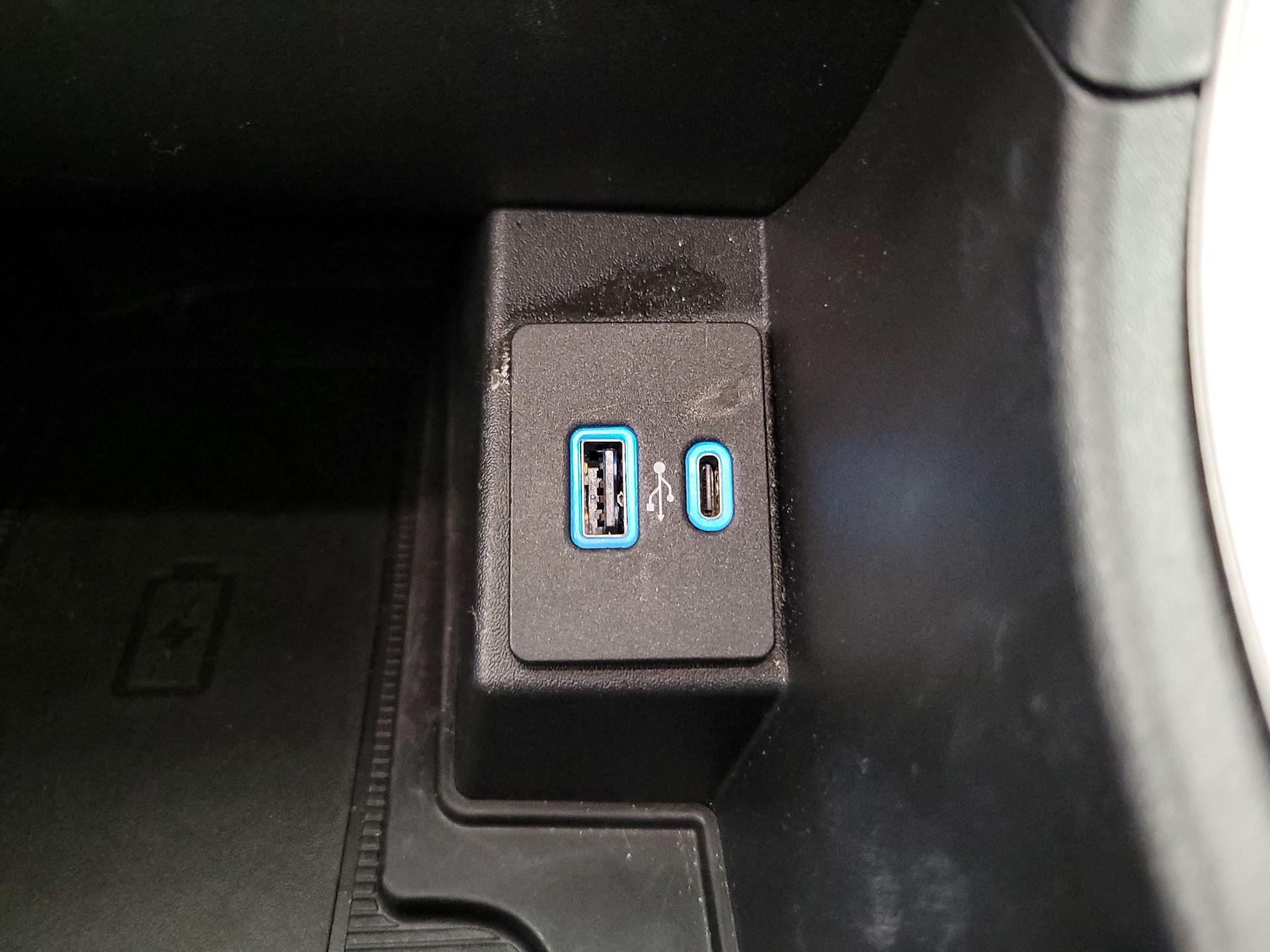 Thumbnail: 2022 Ford Edge - 18