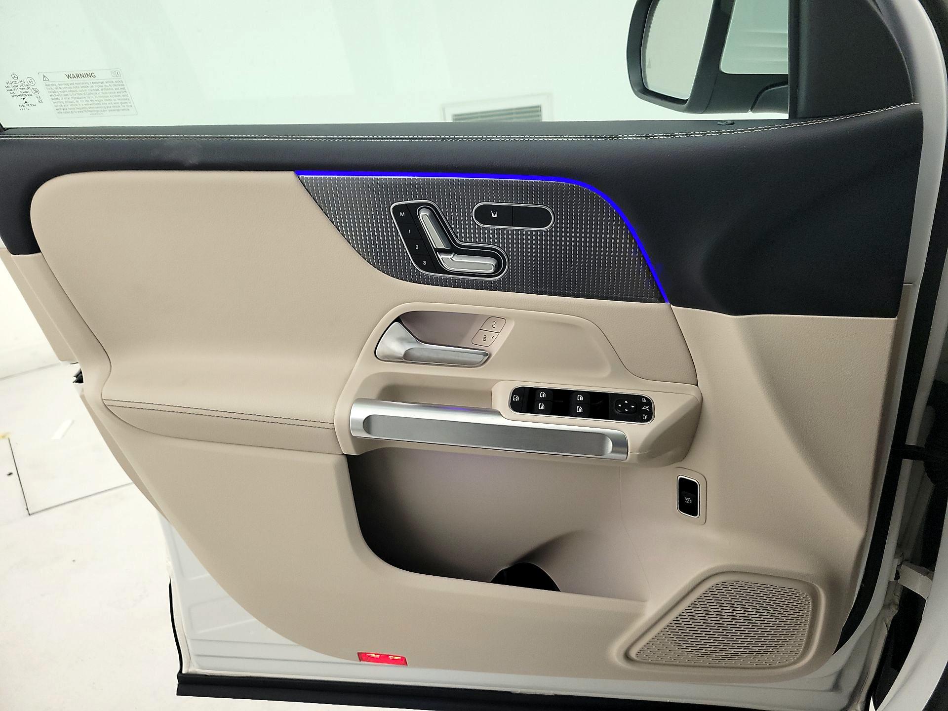 Thumbnail: 2022 Mercedes-Benz GLB - 10