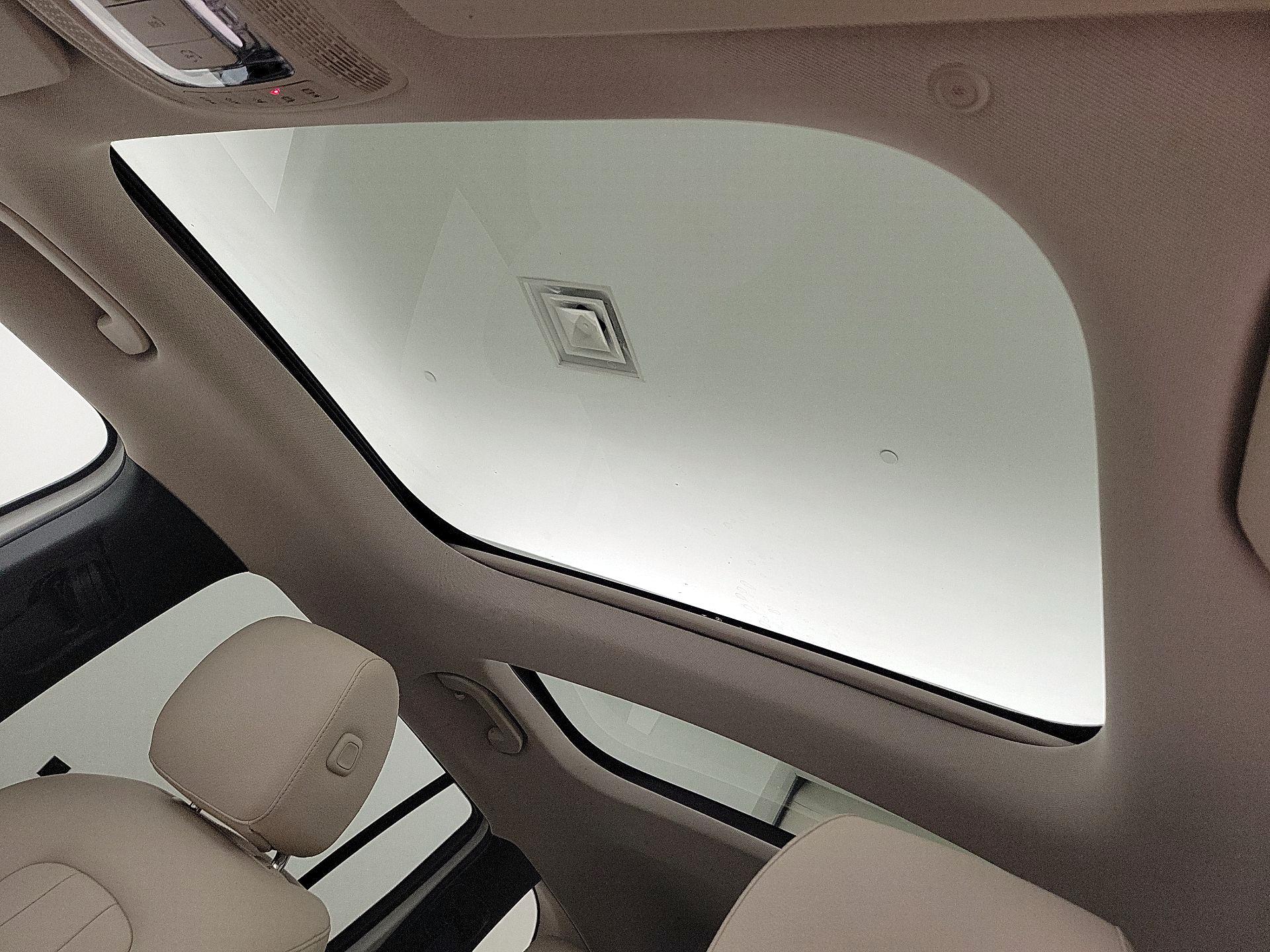 Thumbnail: 2022 Mercedes-Benz GLB - 17