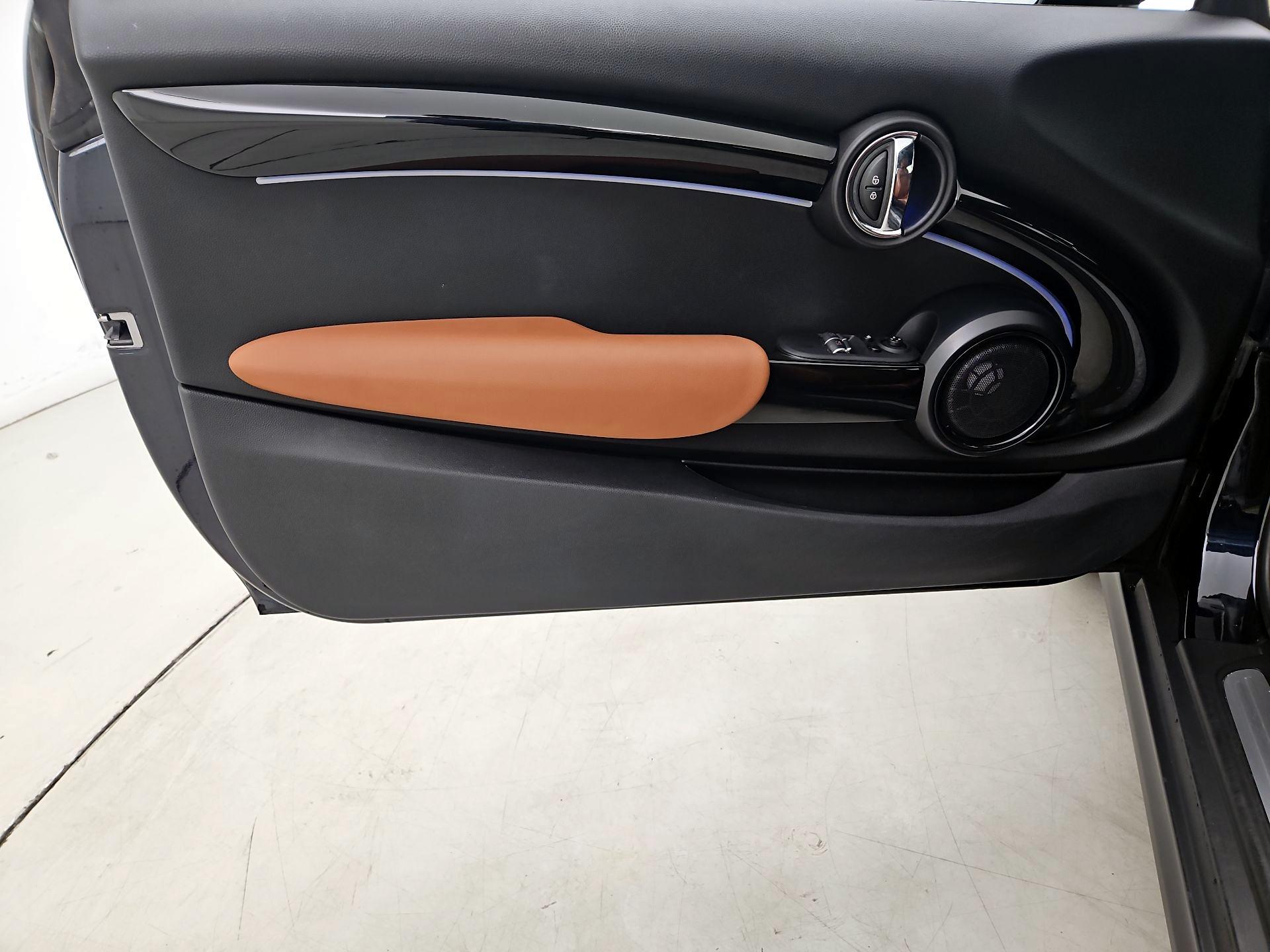 Thumbnail: 2022 MINI Cooper Hardtop - 12