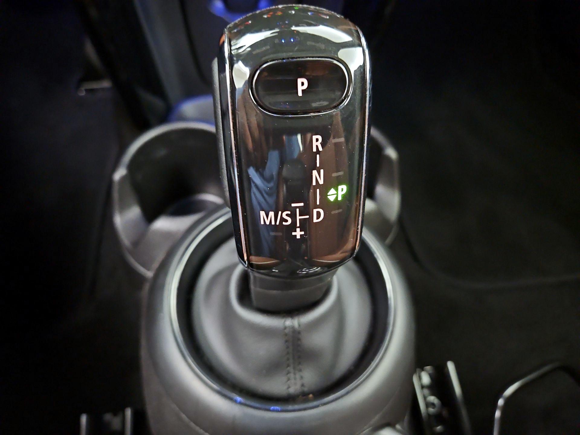 Thumbnail: 2022 MINI Cooper Hardtop - 17