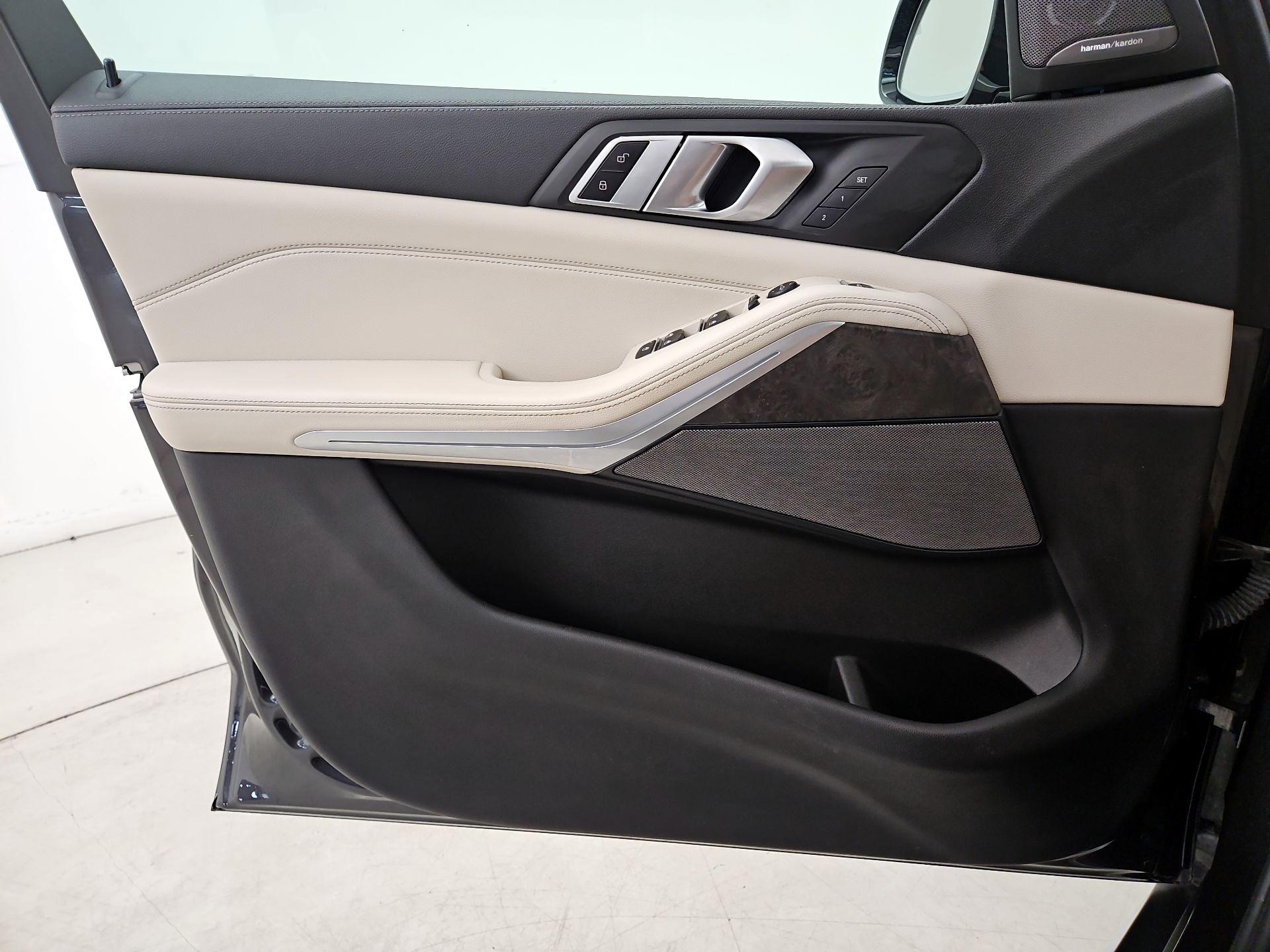 Thumbnail: 2021 BMW X5 - 12