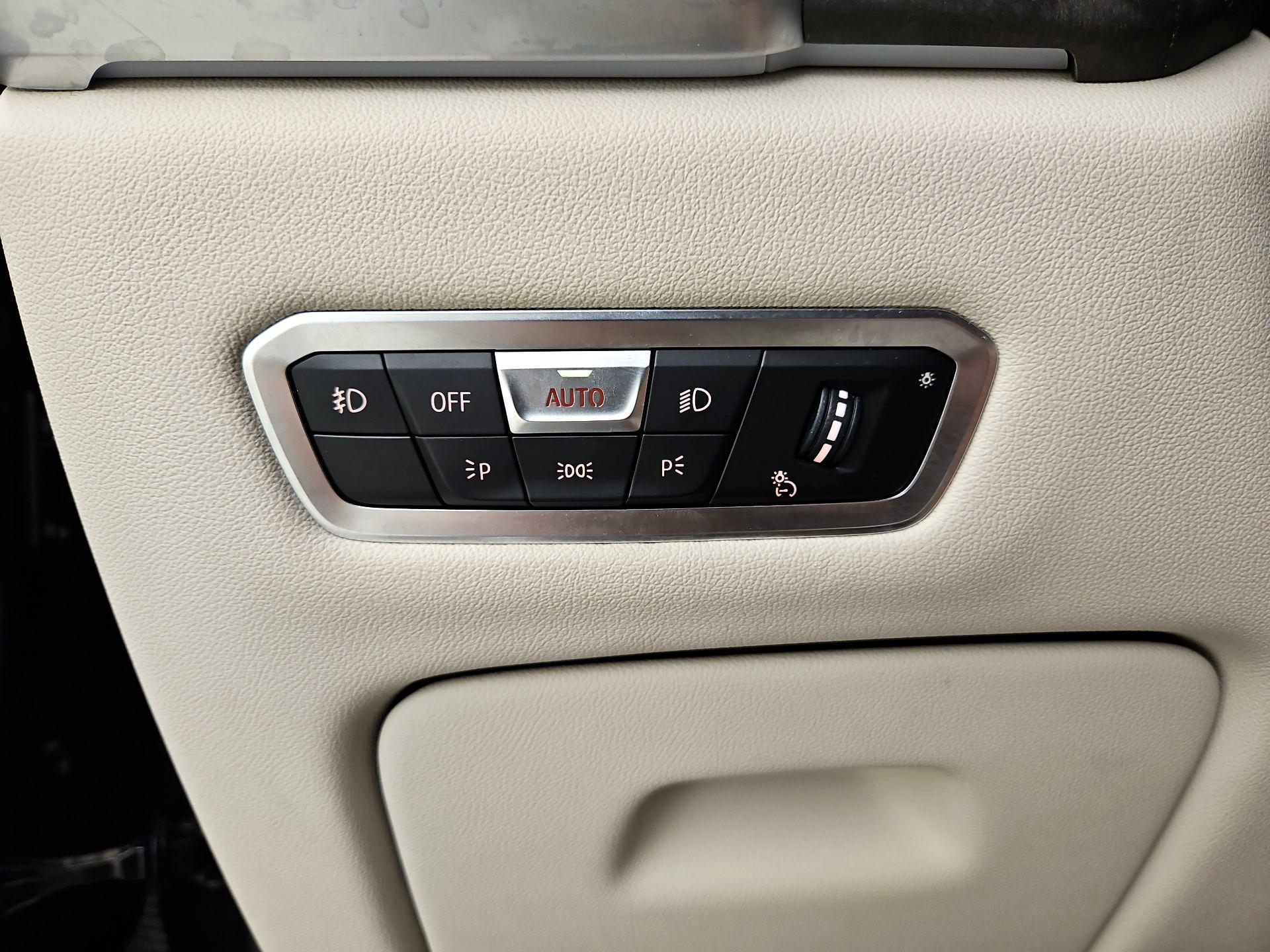 Thumbnail: 2021 BMW X5 - 13