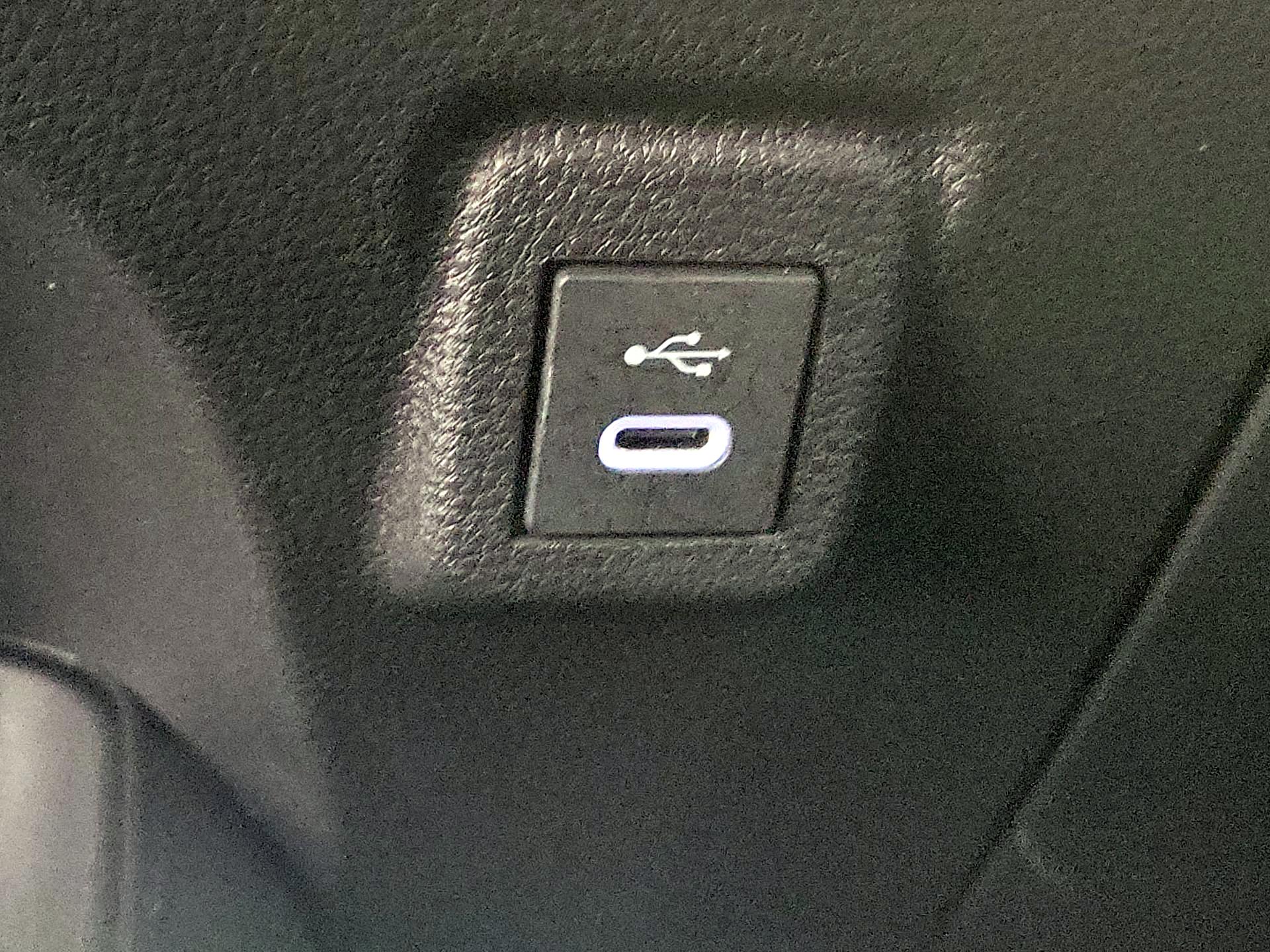 Thumbnail: 2025 Toyota Corolla - 18