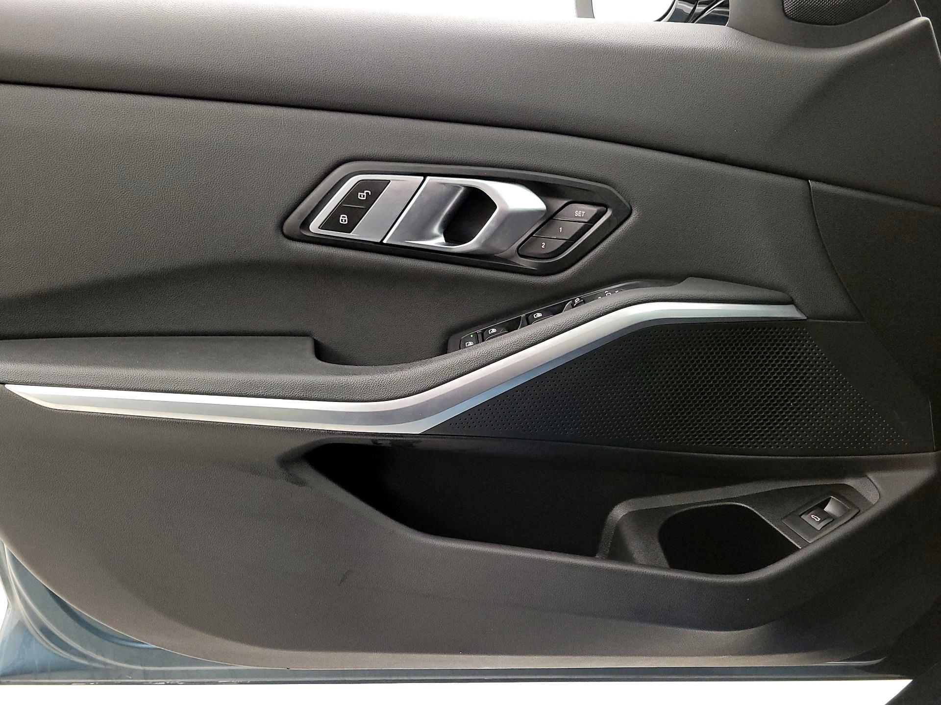 Thumbnail: 2020 BMW 3 Series - 12