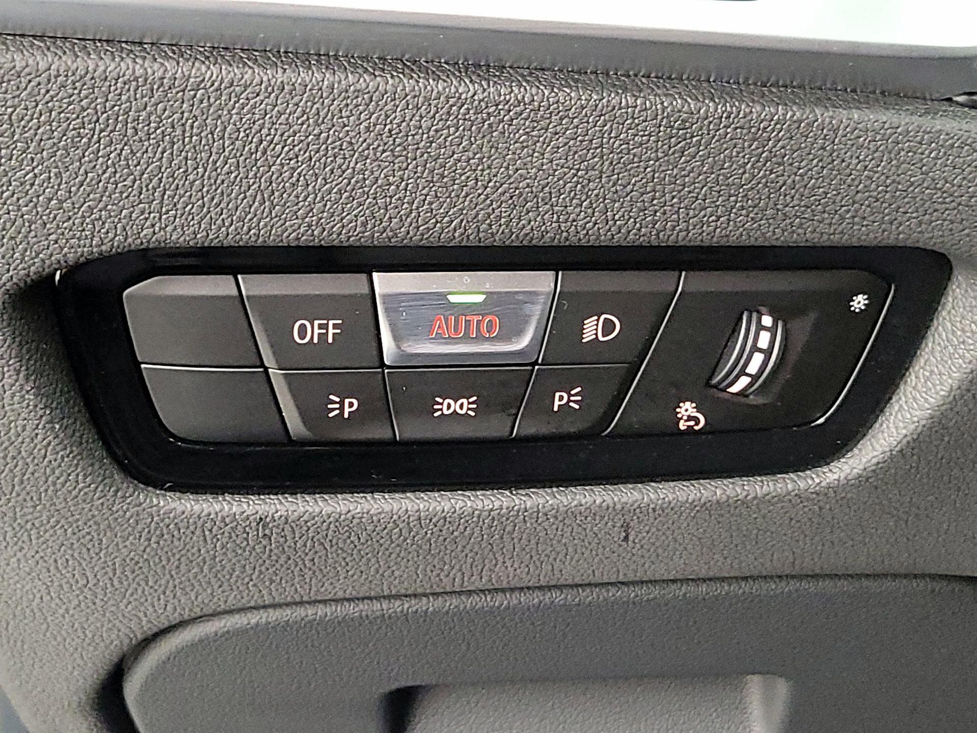 Thumbnail: 2020 BMW 3 Series - 13