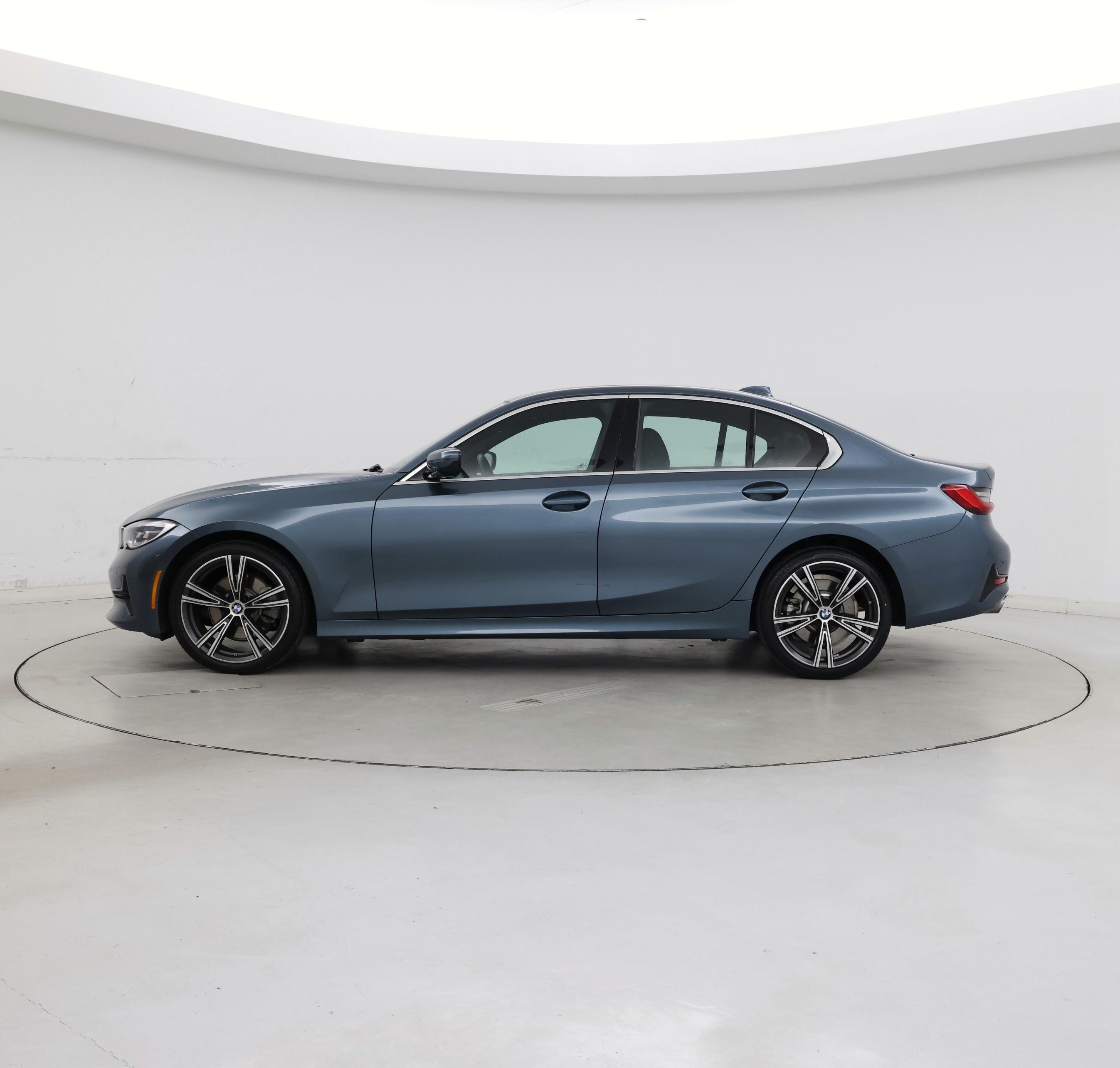 Thumbnail: 2020 BMW 3 Series - 3