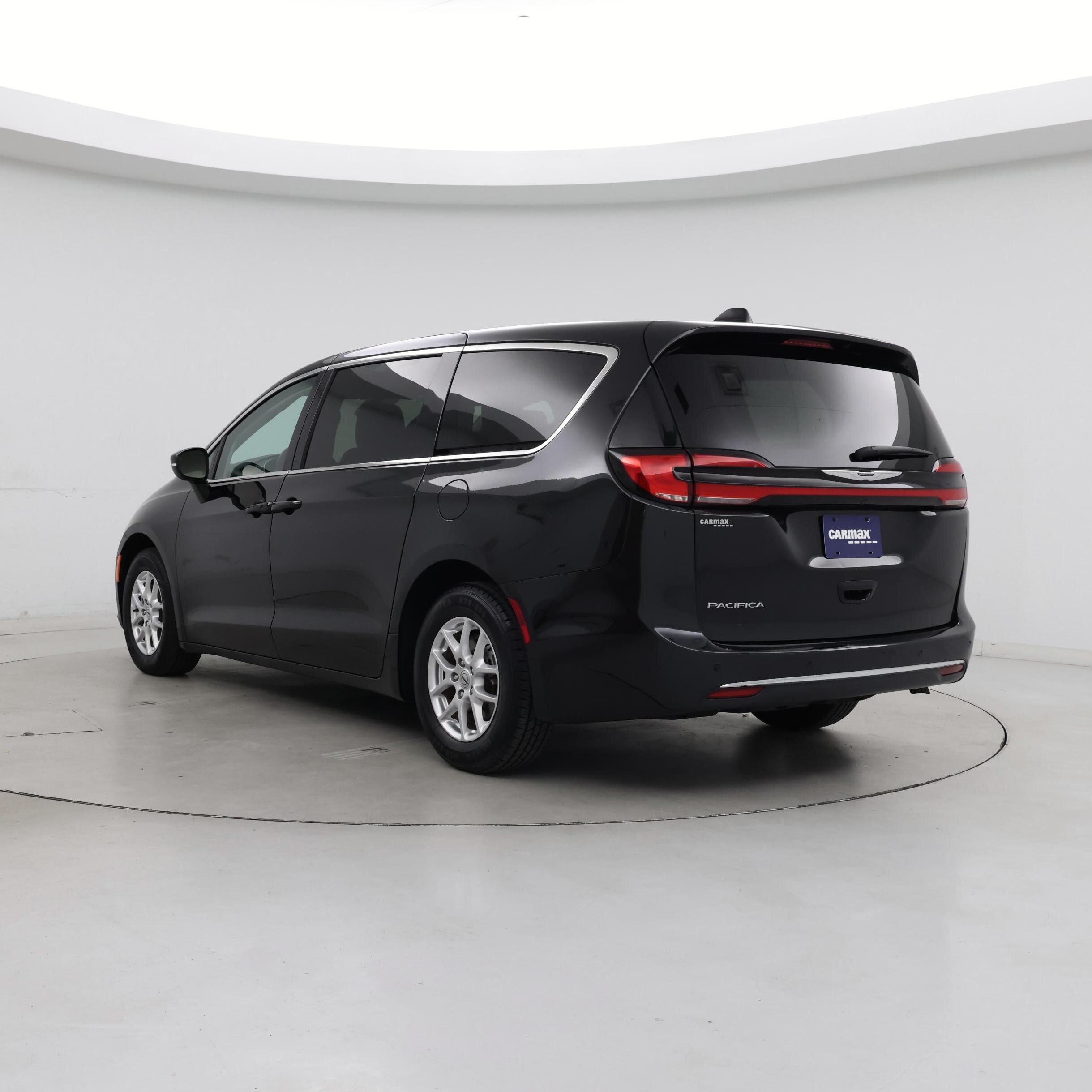Thumbnail: 2023 Chrysler Pacifica - 2