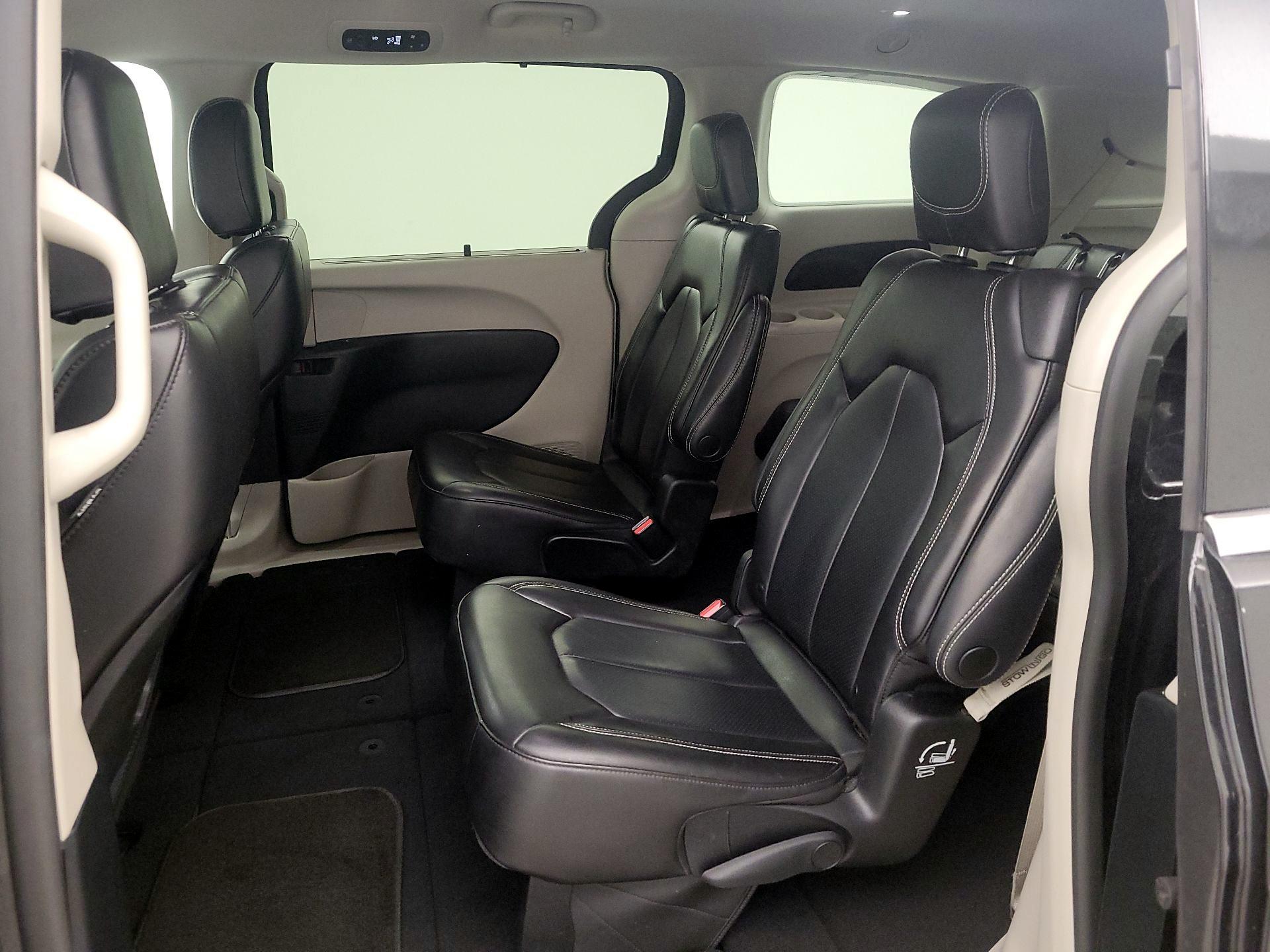 Thumbnail: 2023 Chrysler Pacifica - 19