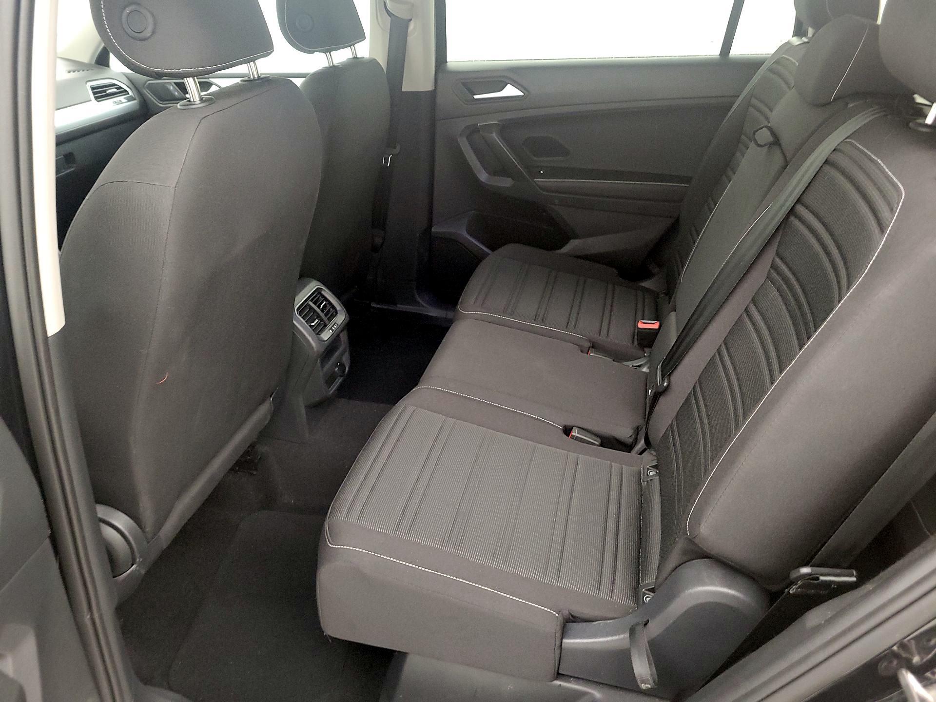 Thumbnail: 2024 Volkswagen Tiguan - 17