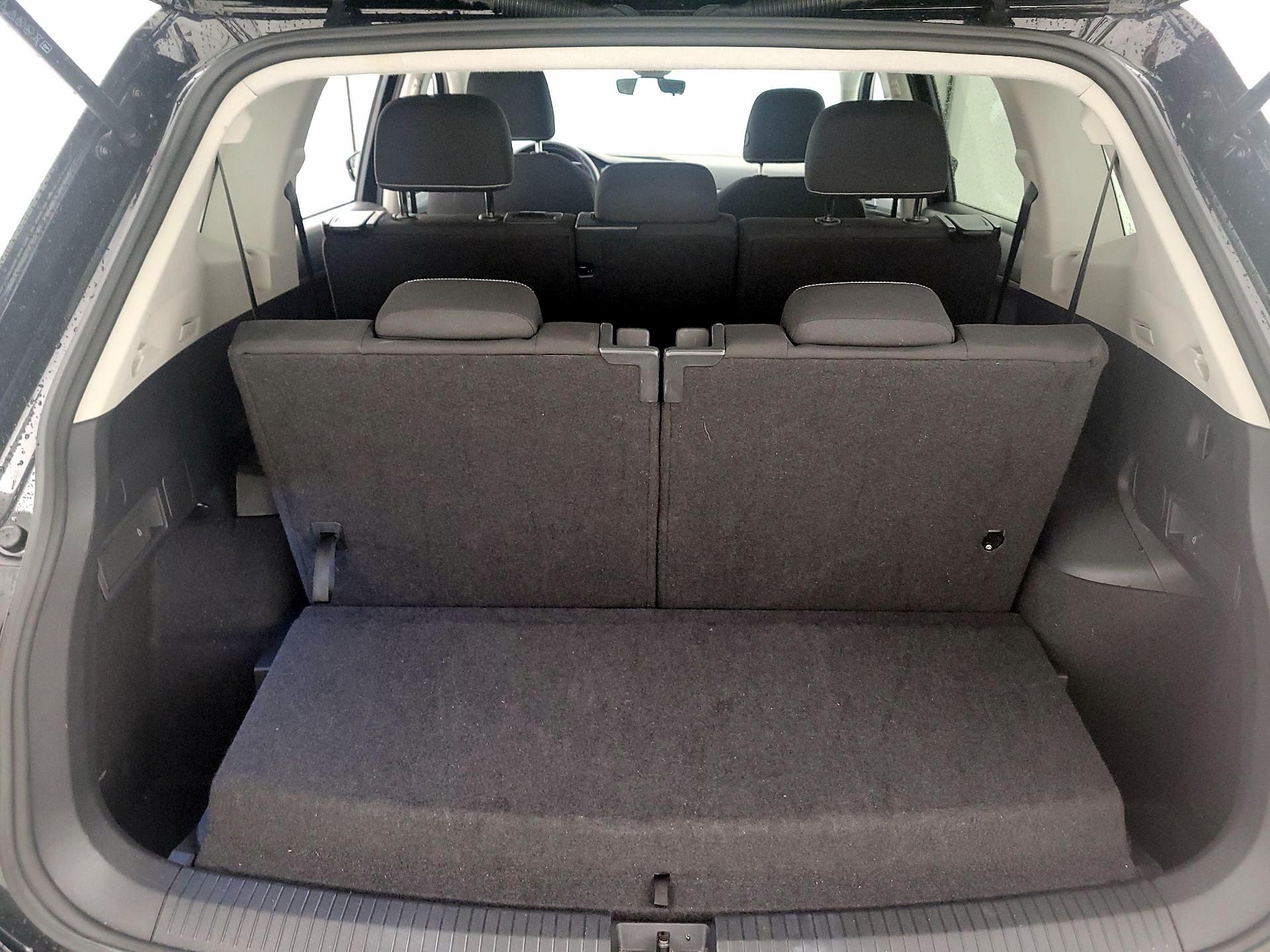 Thumbnail: 2024 Volkswagen Tiguan - 18