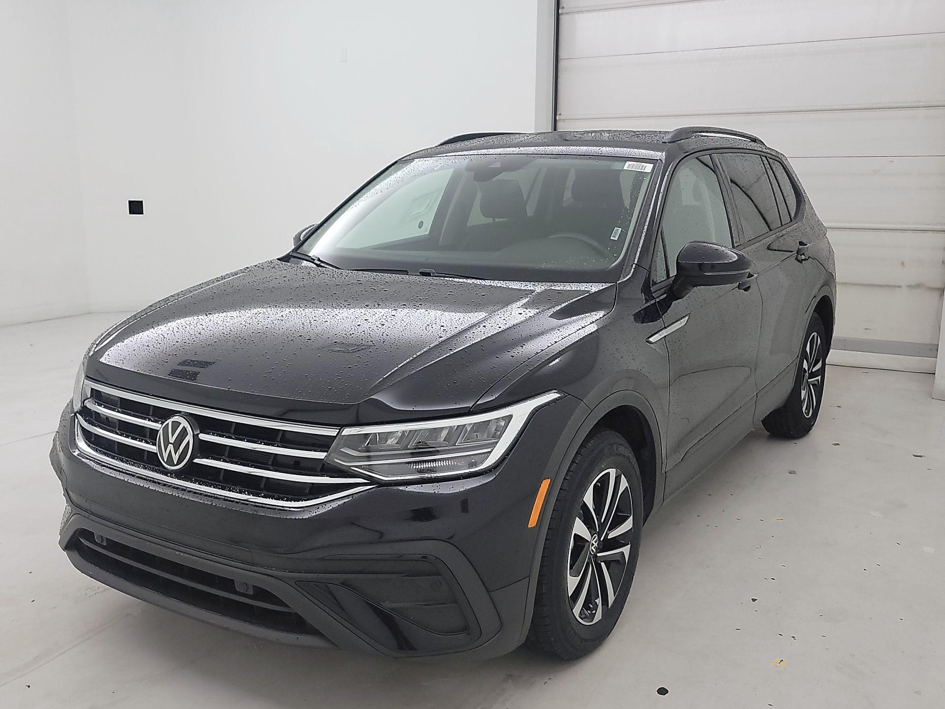 Thumbnail: 2024 Volkswagen Tiguan - 3