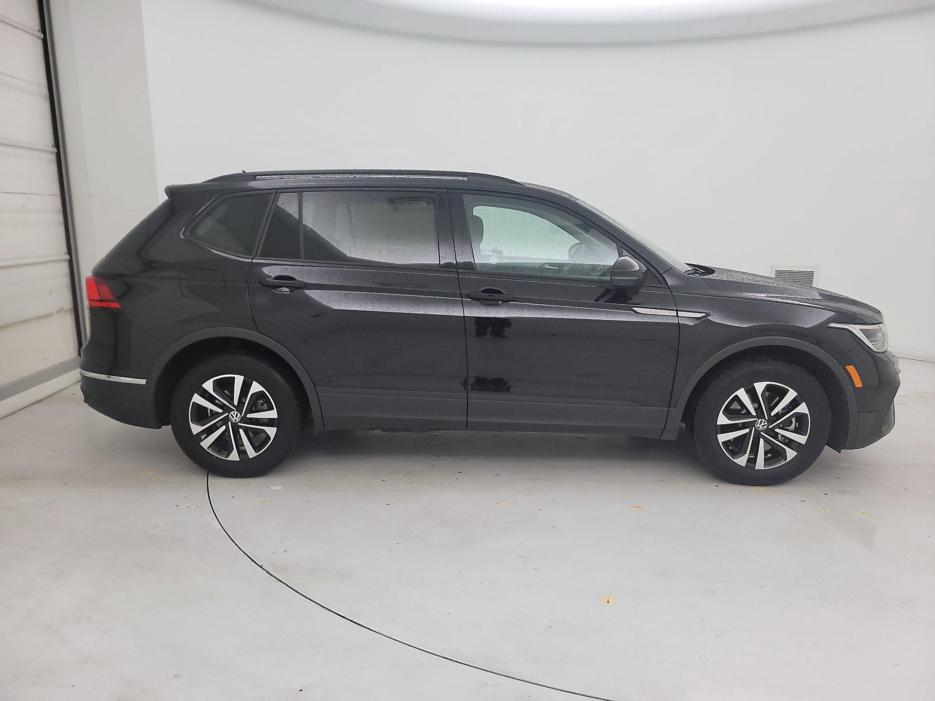 Thumbnail: 2024 Volkswagen Tiguan - 4