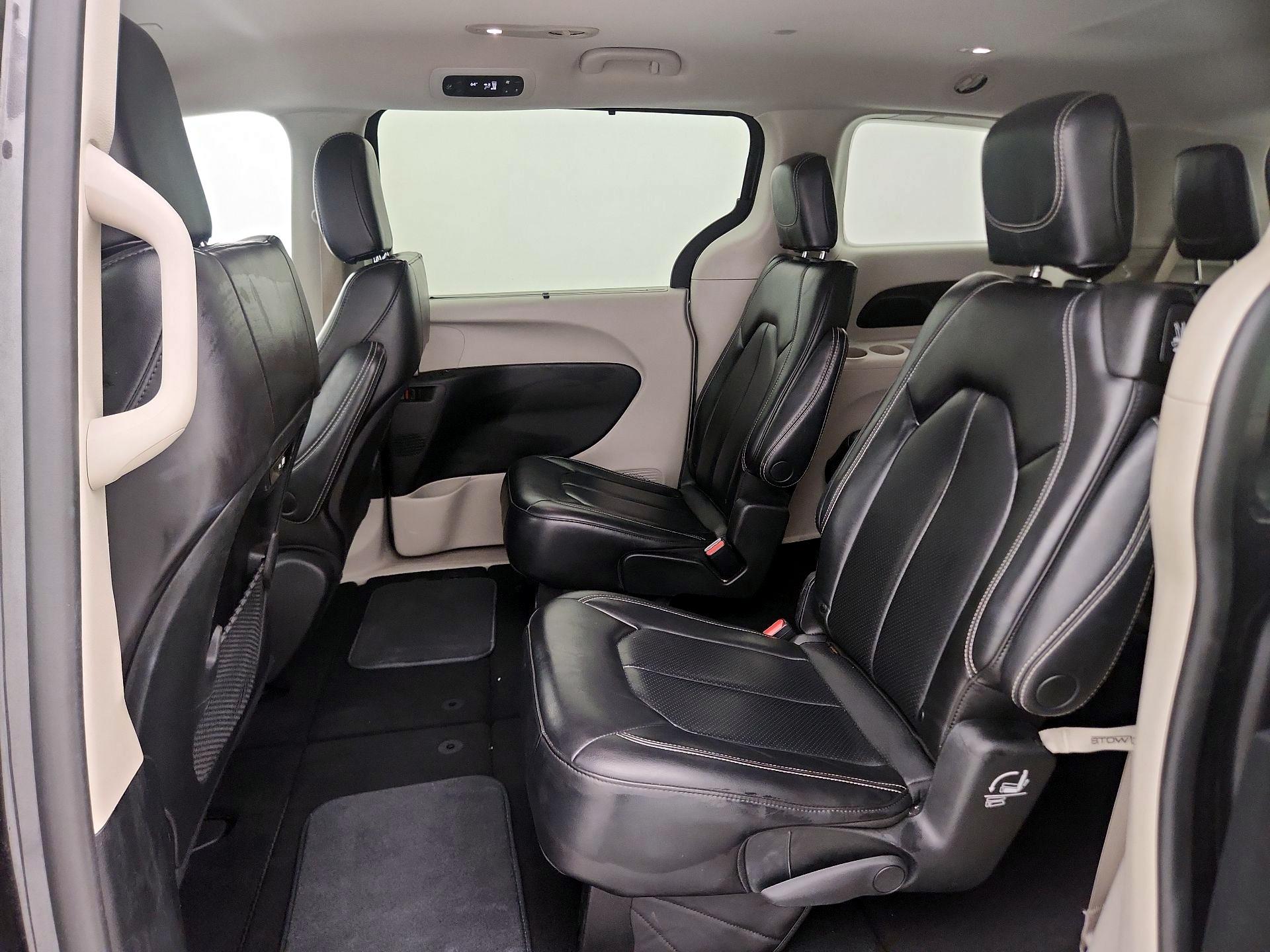 Thumbnail: 2023 Chrysler Pacifica - 19