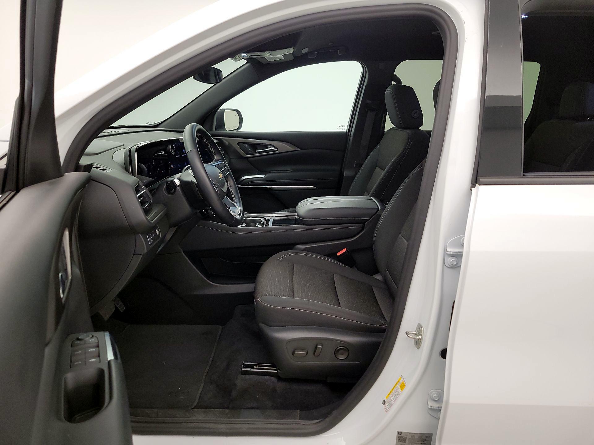 Thumbnail: 2024 Chevrolet Traverse - 11