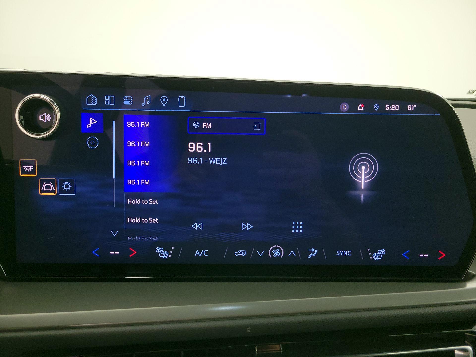 Thumbnail: 2024 Chevrolet Traverse - 15